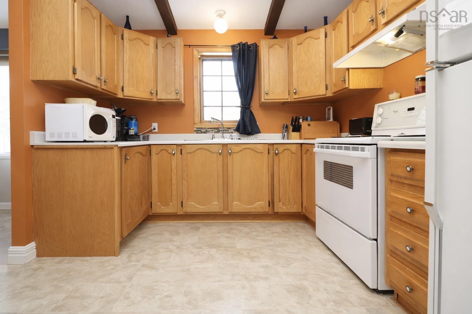 $449,900.00: 1 Oakridge Drive, Brookside