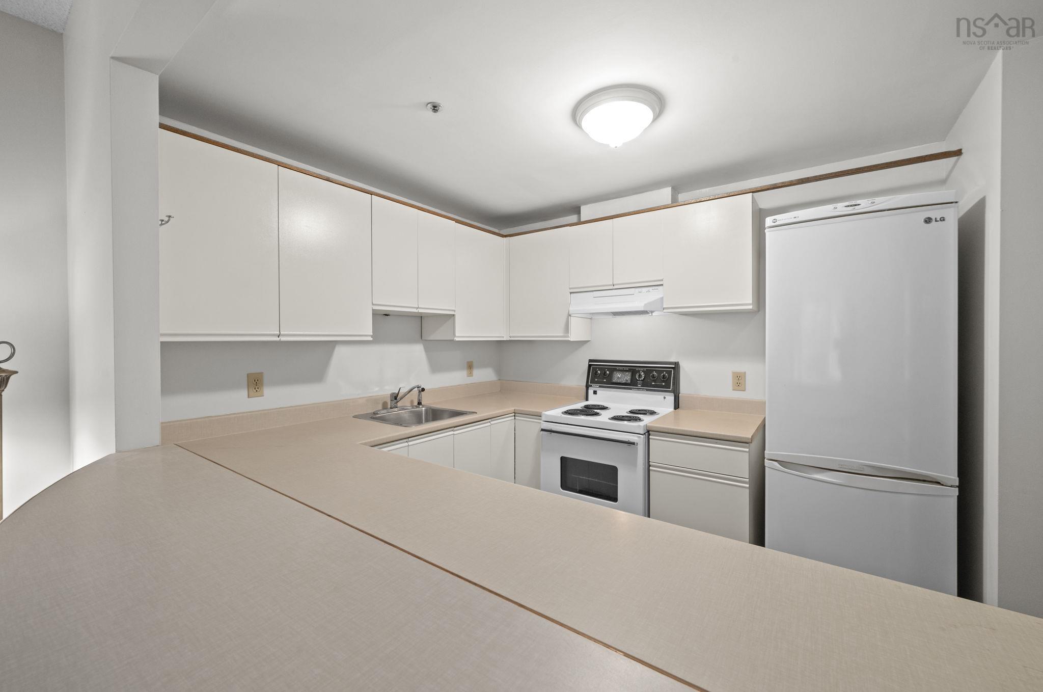 $339,900.00: 208 1326 LOWER WATER Street, Halifax