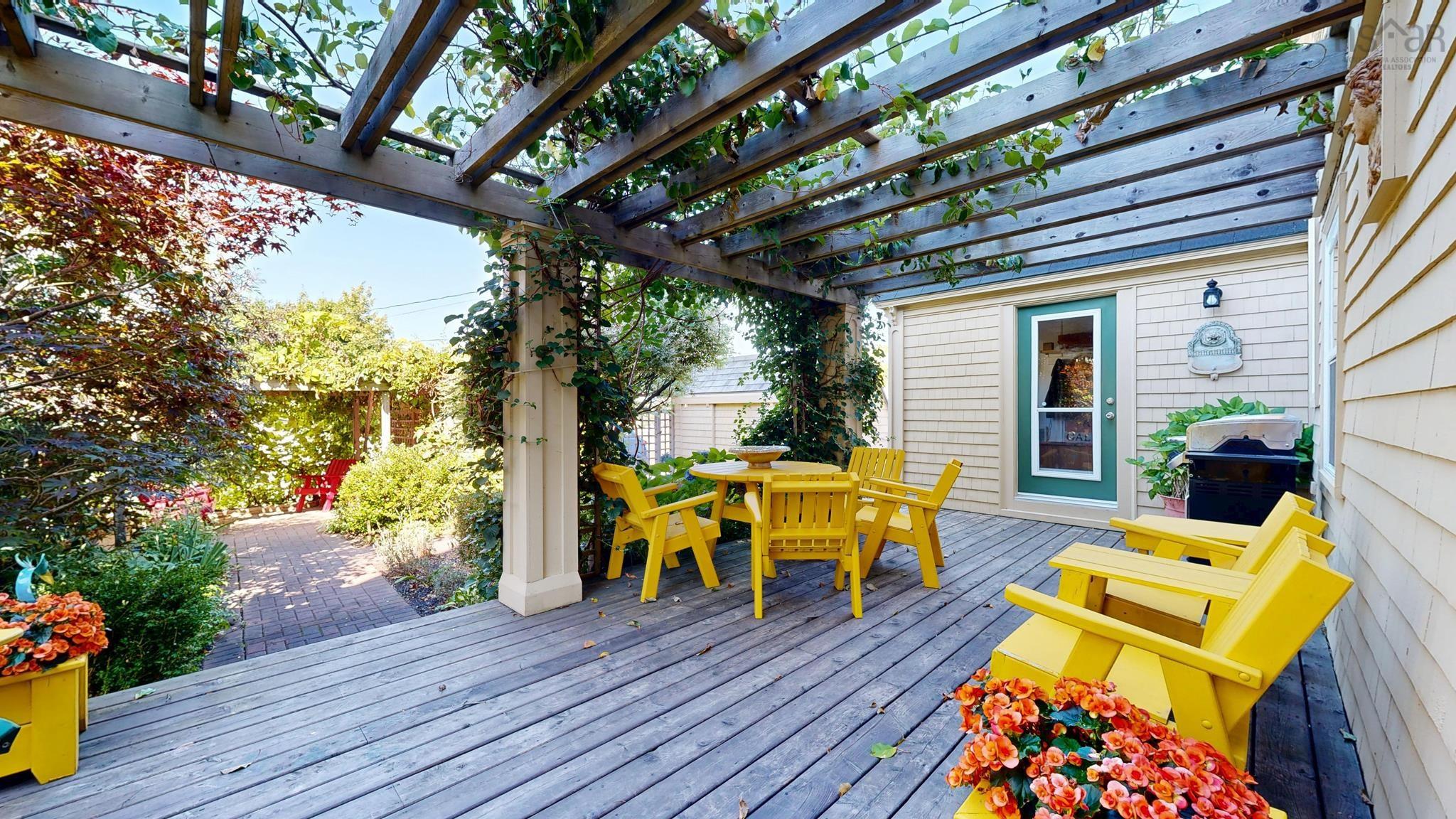 $890,000.00: 47 Kaulbach Street, Lunenburg