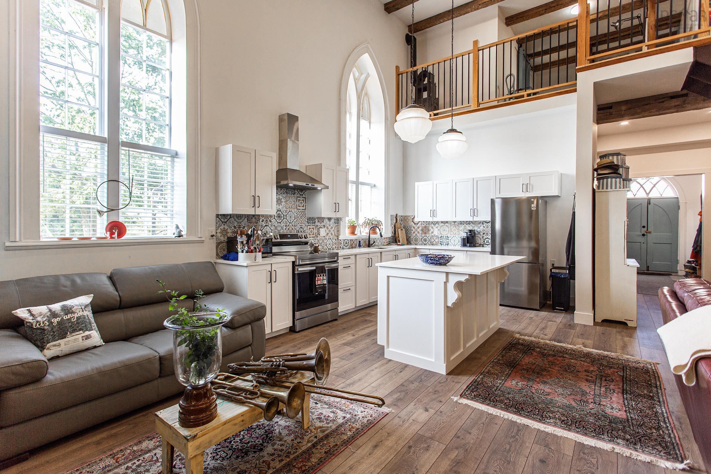 $485,000.00: 579 Main Street, Lawrencetown