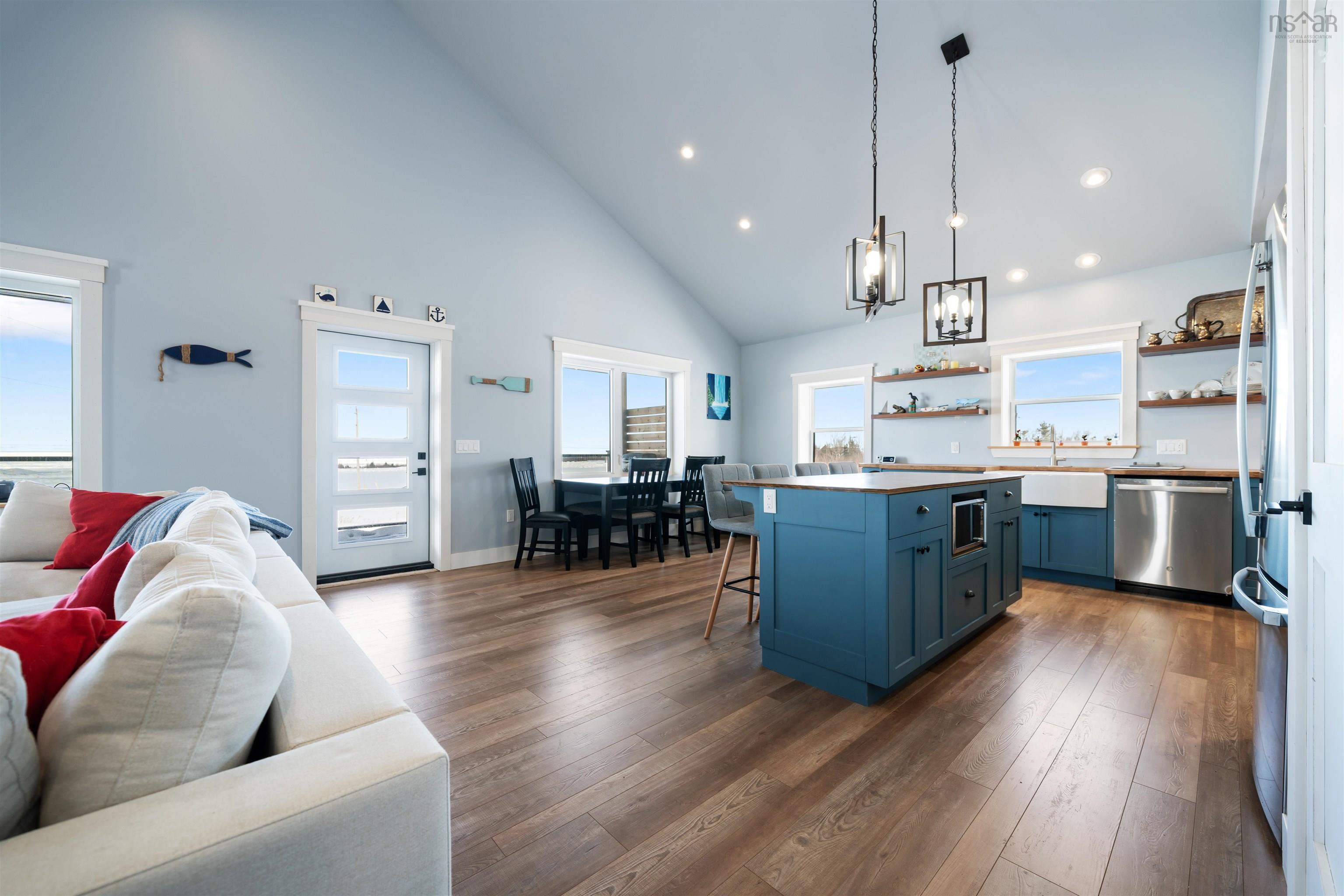 $759,900.00: 136 Thompson Drive, Ponds