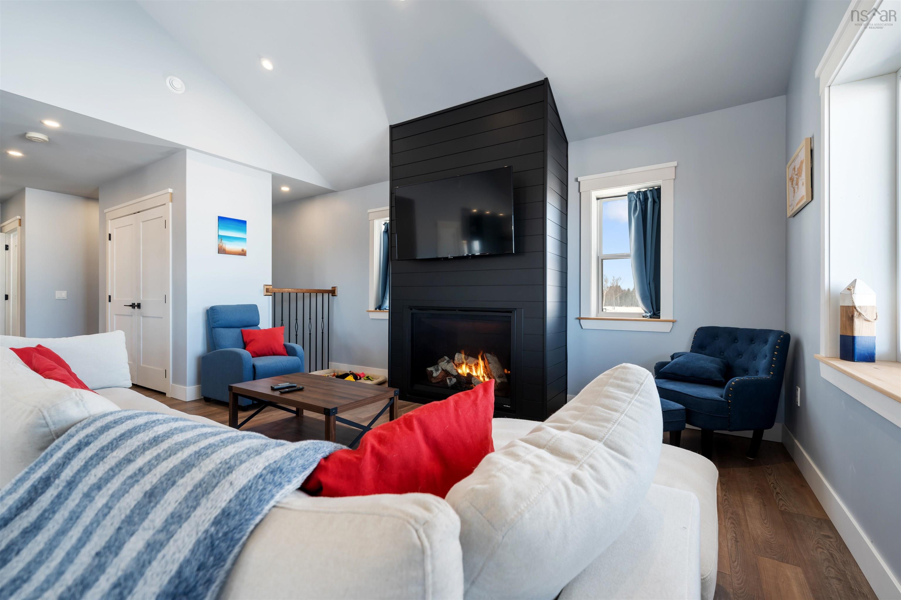 $759,900.00: 136 Thompson Drive, Ponds