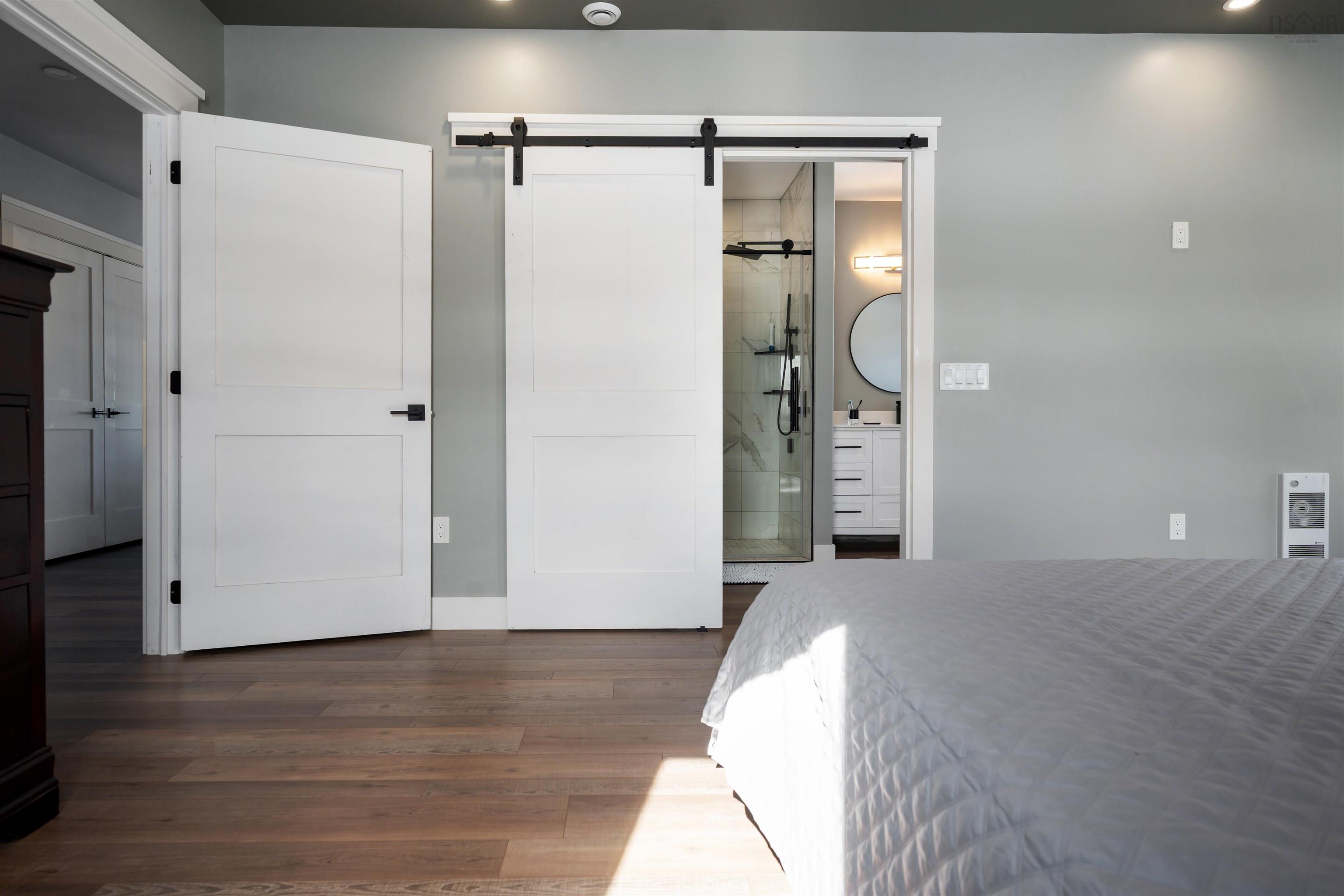 $759,900.00: 136 Thompson Drive, Ponds