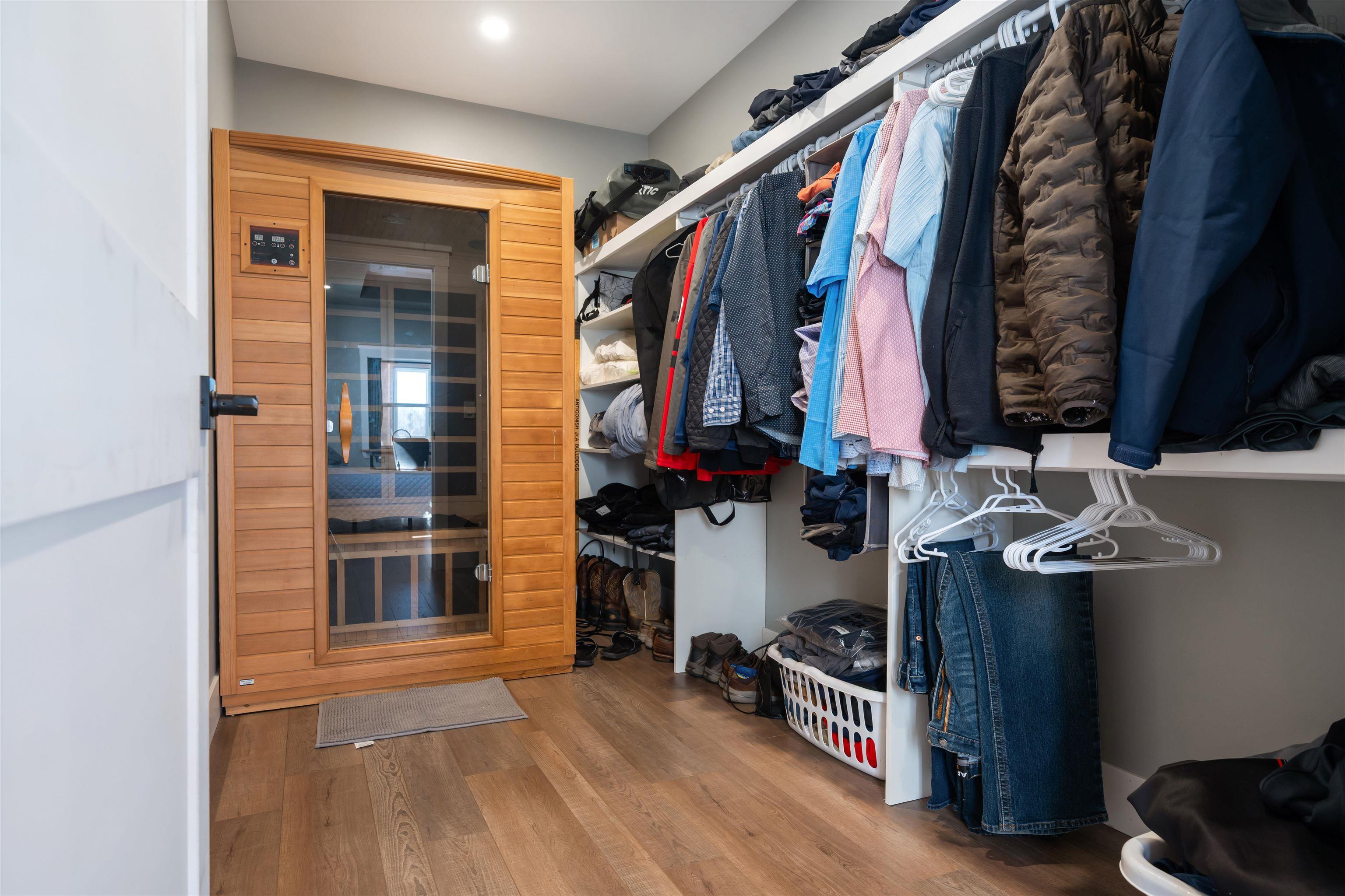 $759,900.00: 136 Thompson Drive, Ponds