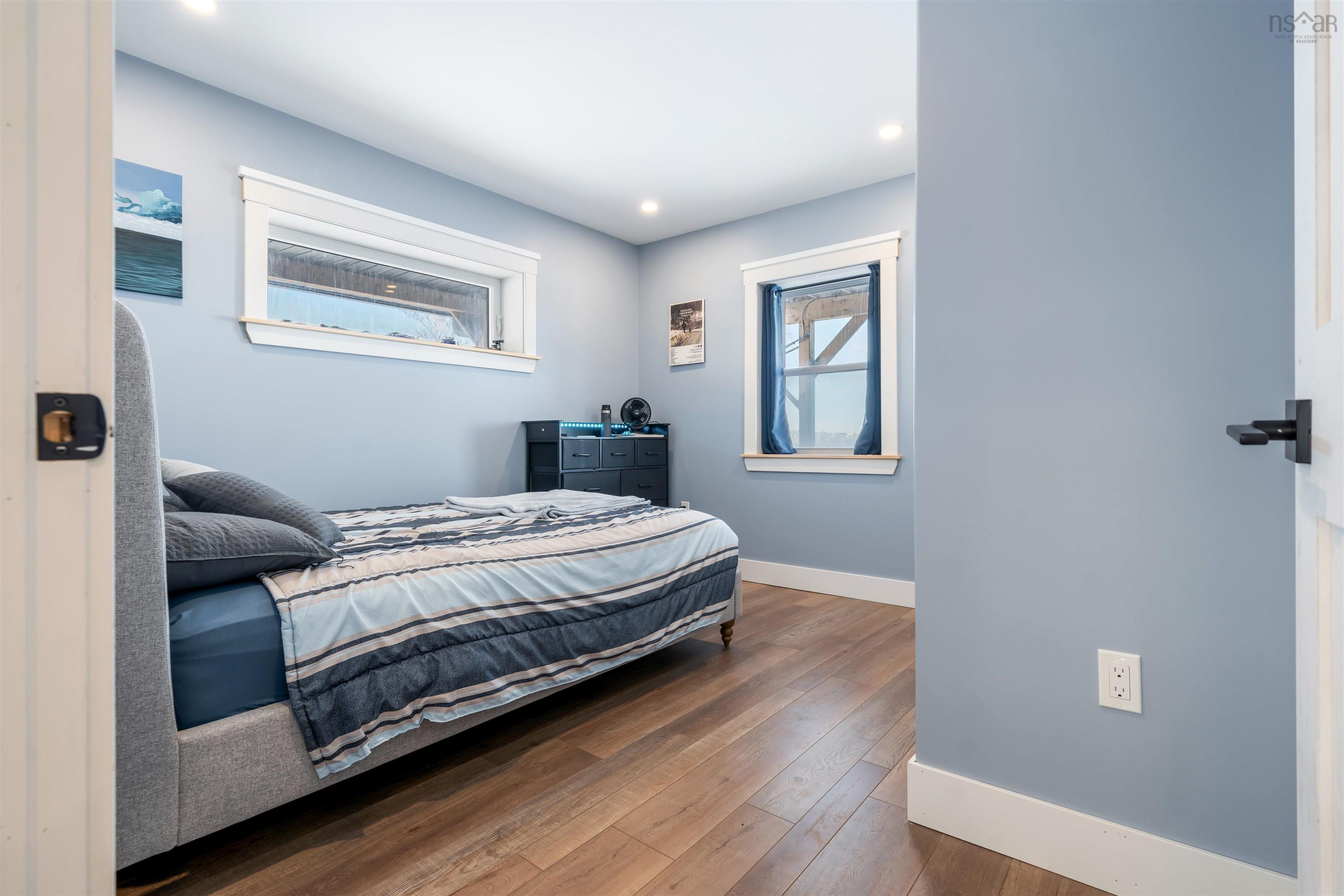 $759,900.00: 136 Thompson Drive, Ponds