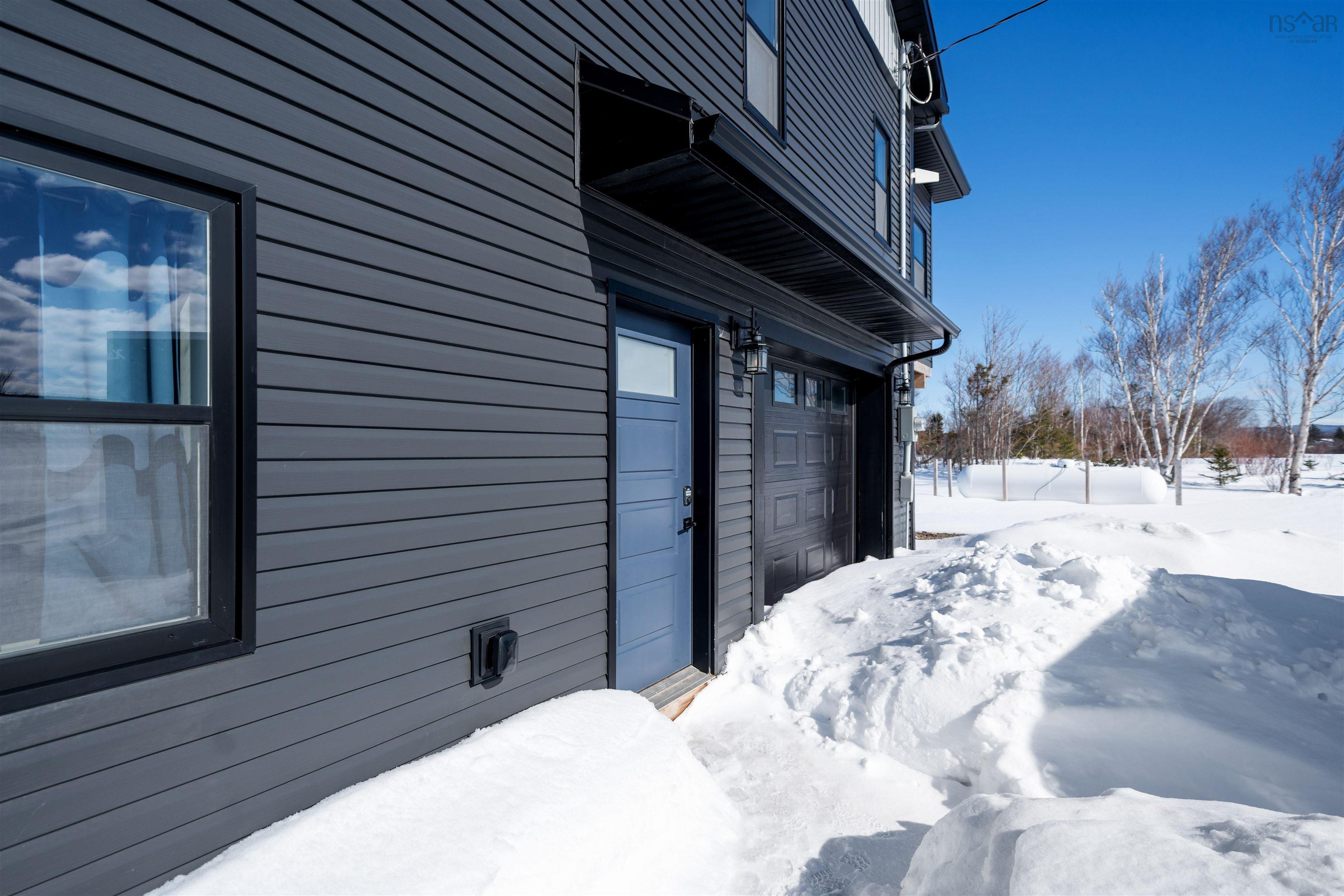 $759,900.00: 136 Thompson Drive, Ponds