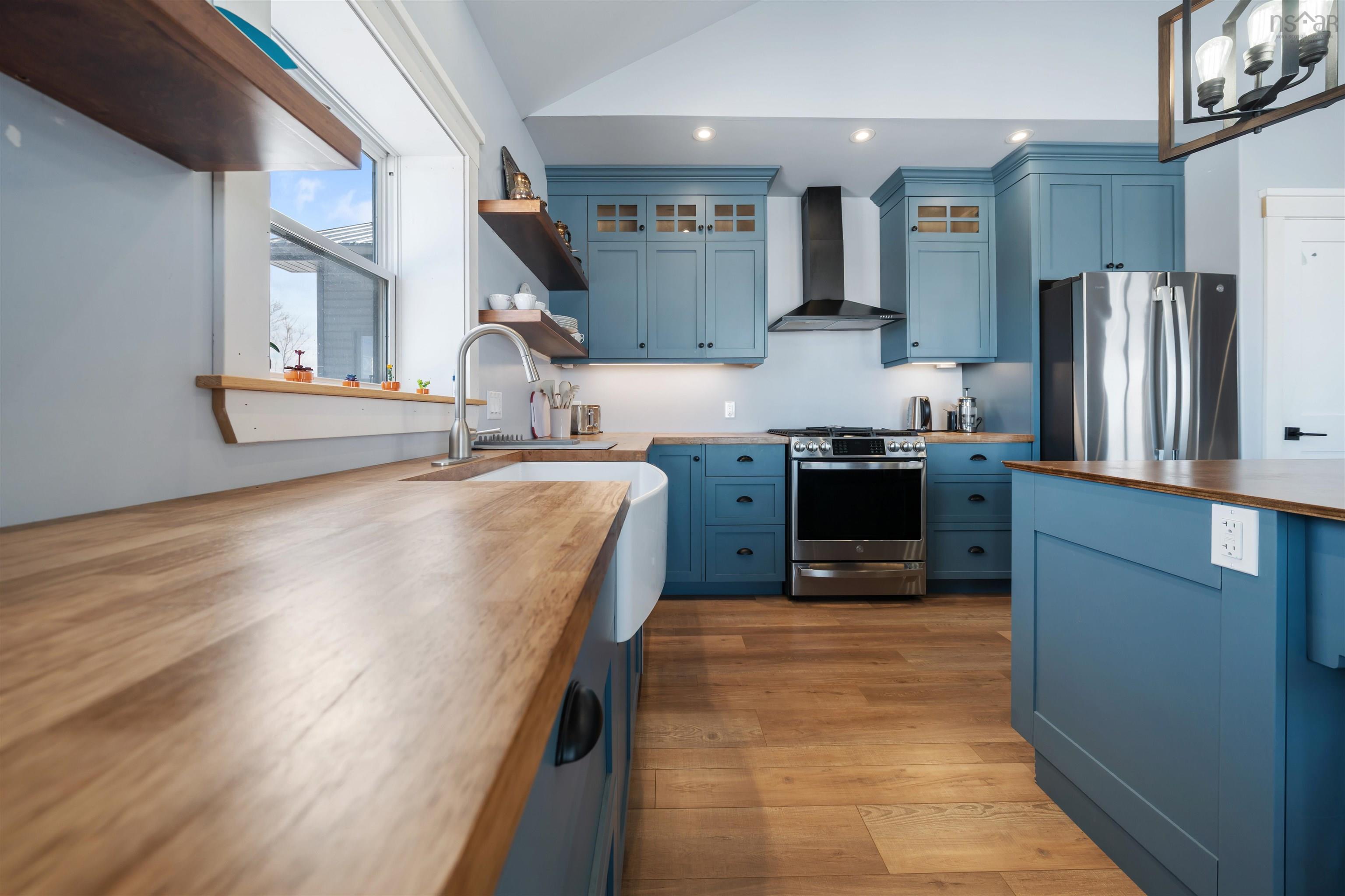 $759,900.00: 136 Thompson Drive, Ponds