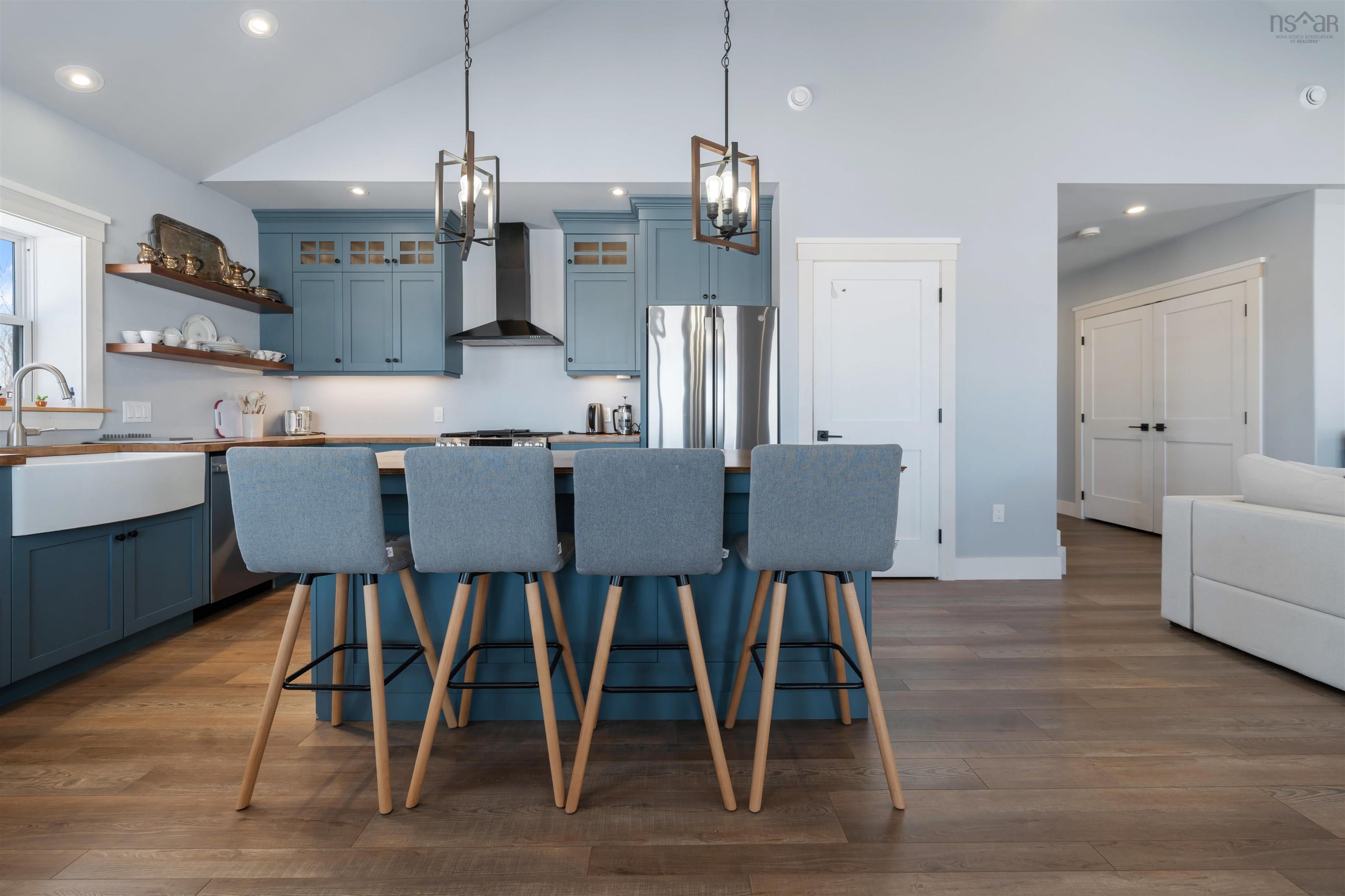 $759,900.00: 136 Thompson Drive, Ponds