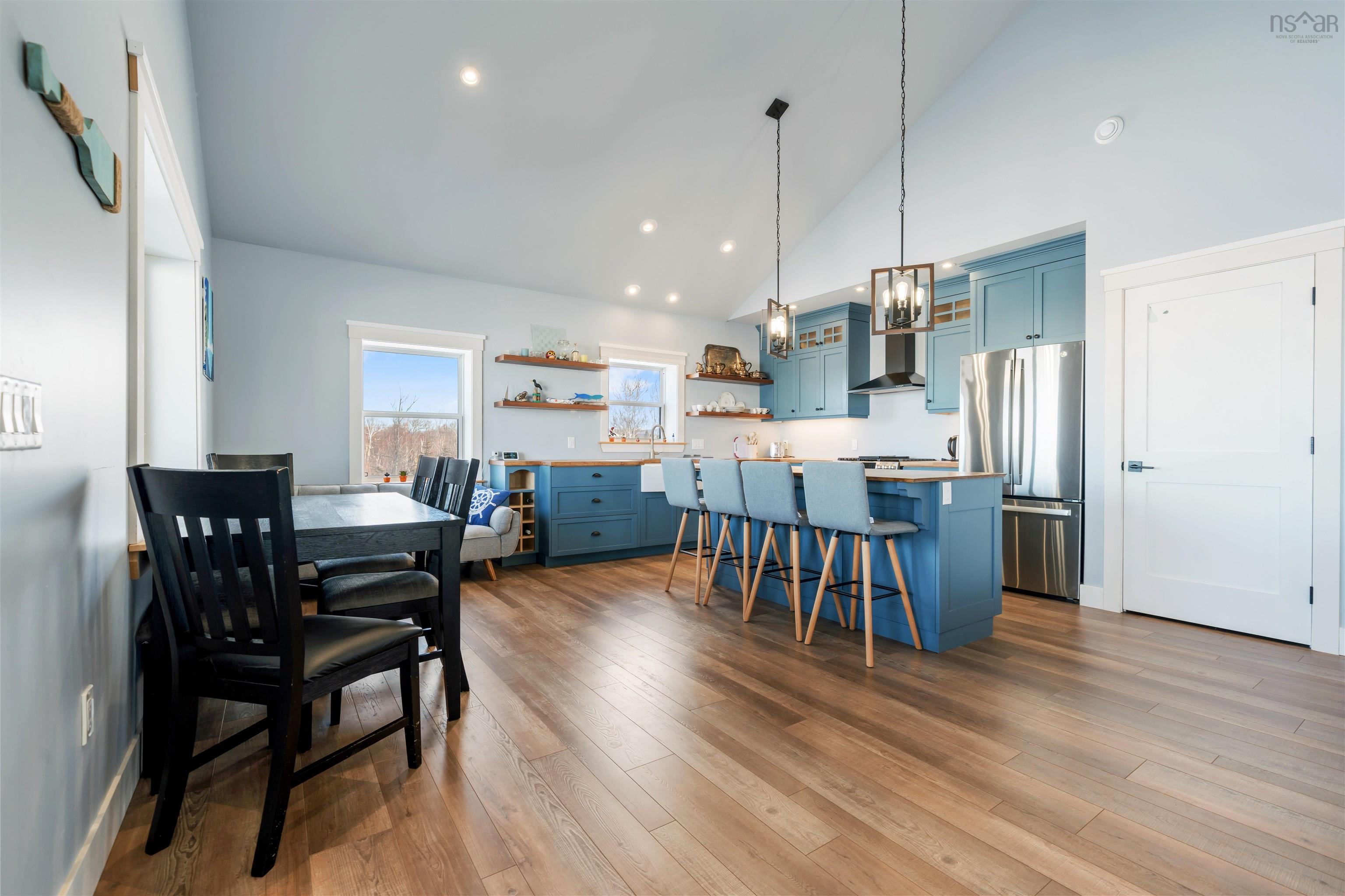 $759,900.00: 136 Thompson Drive, Ponds