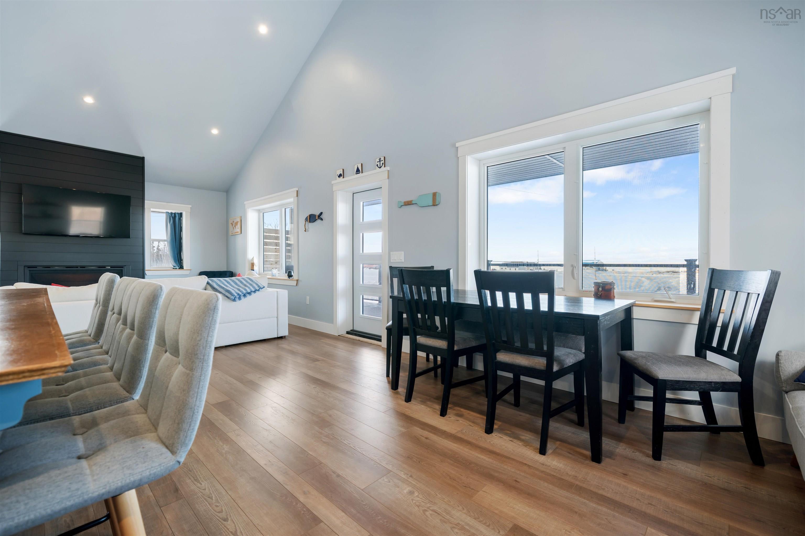 $759,900.00: 136 Thompson Drive, Ponds