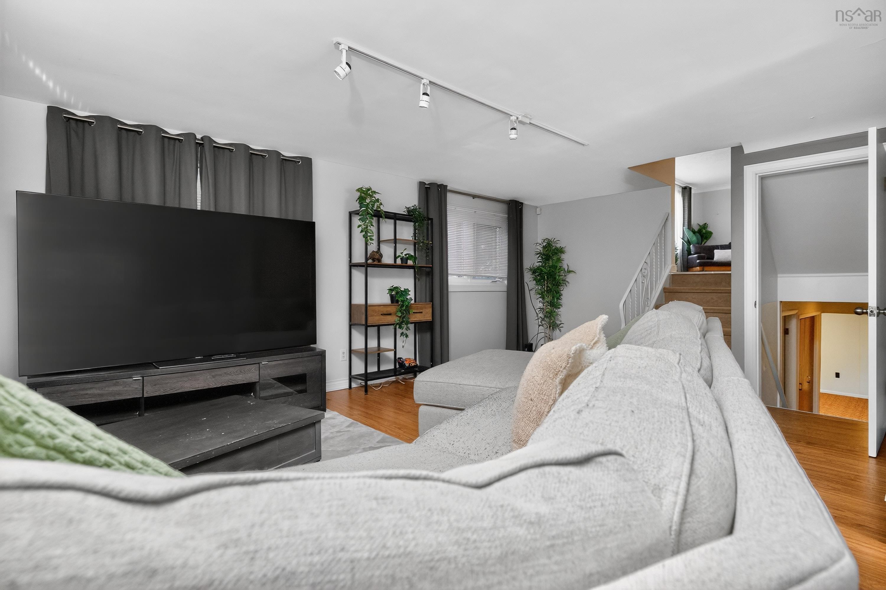 37 Lawnsdale Drive, Dartmouth, NS (MLS 202603584)