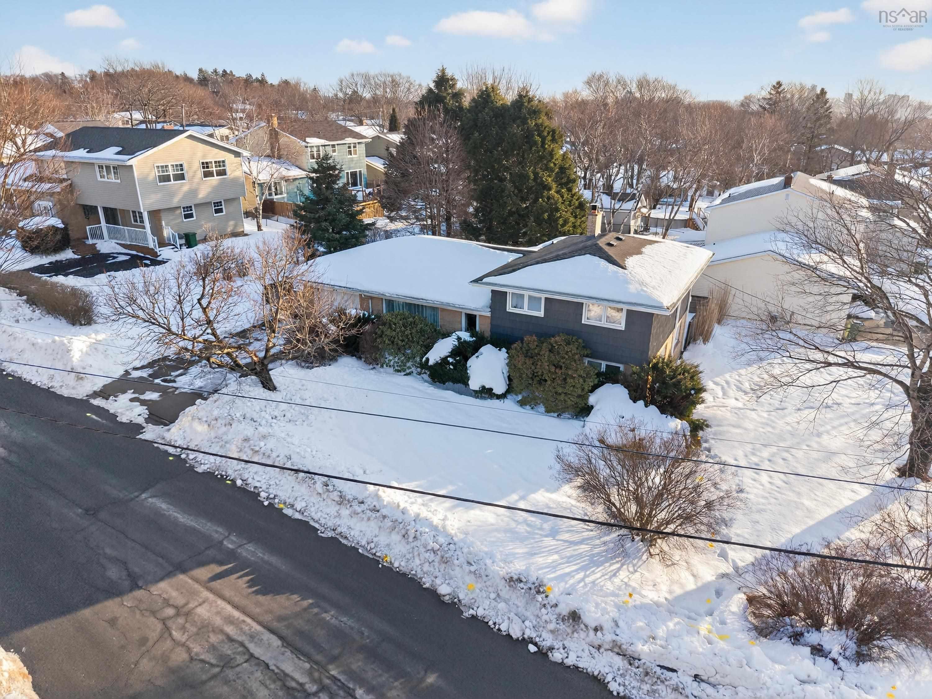 37 Lawnsdale Drive, Dartmouth, NS (MLS 202603584)