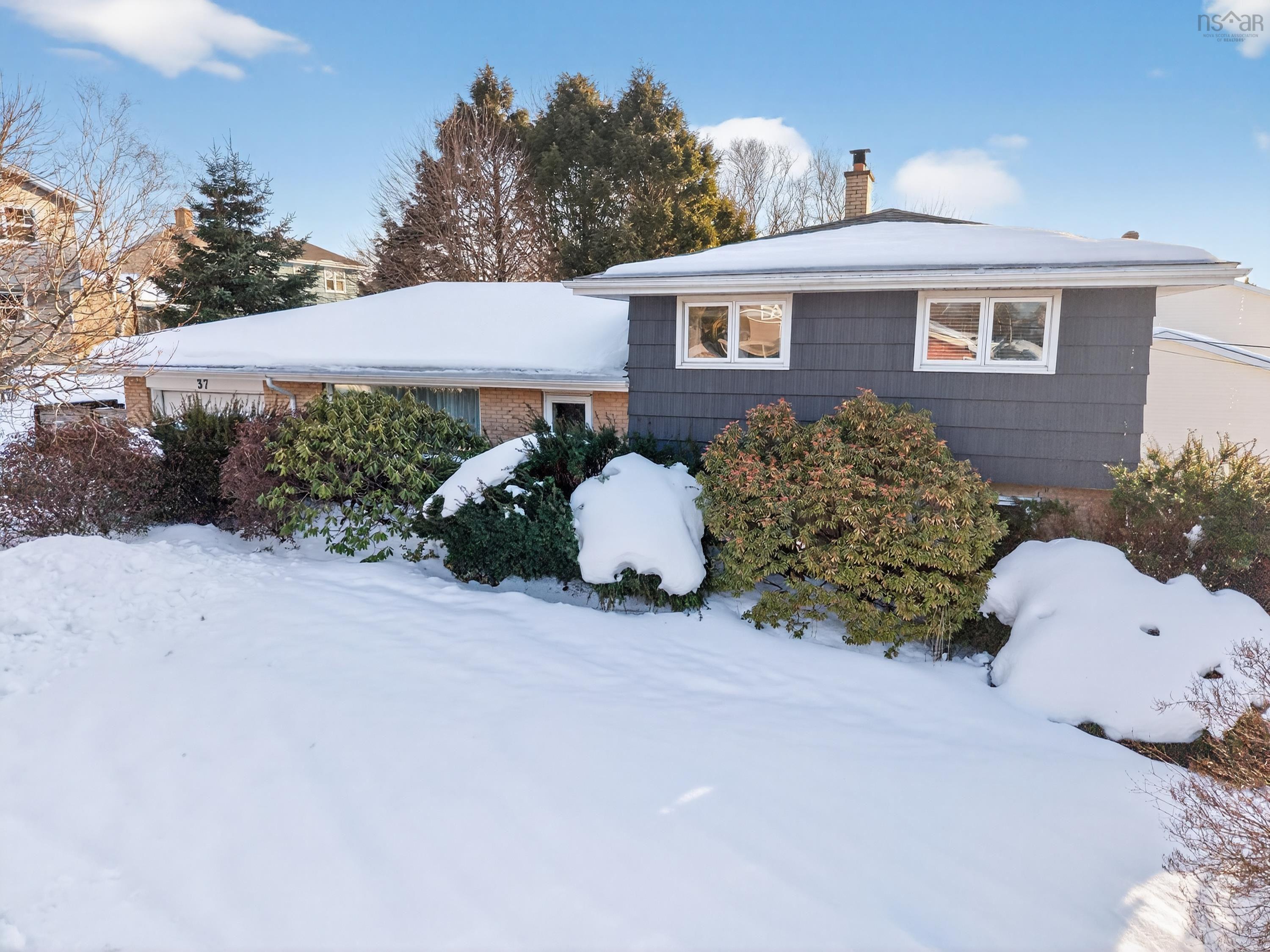 37 Lawnsdale Drive, Dartmouth, NS (MLS 202603584)