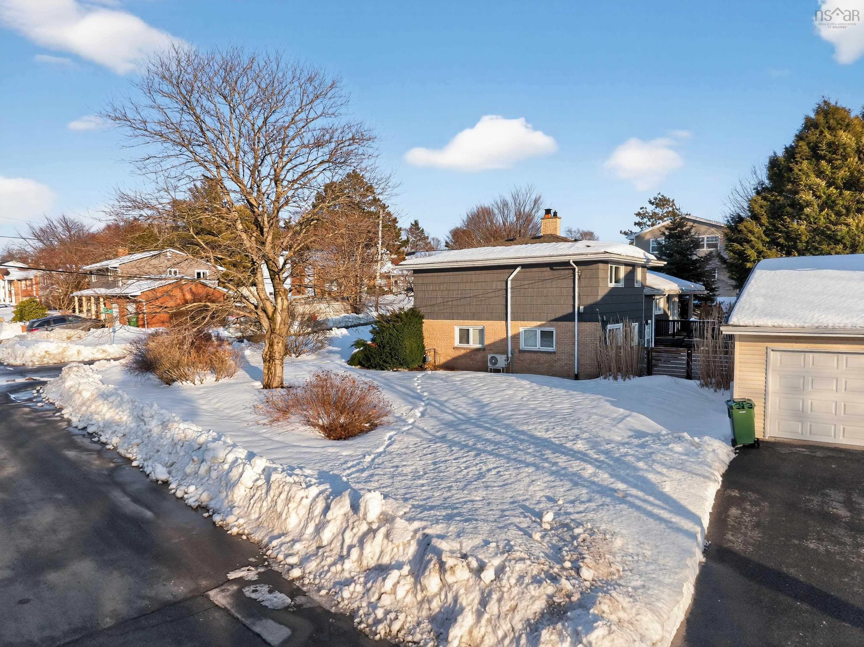 37 Lawnsdale Drive, Dartmouth, NS (MLS 202603584)