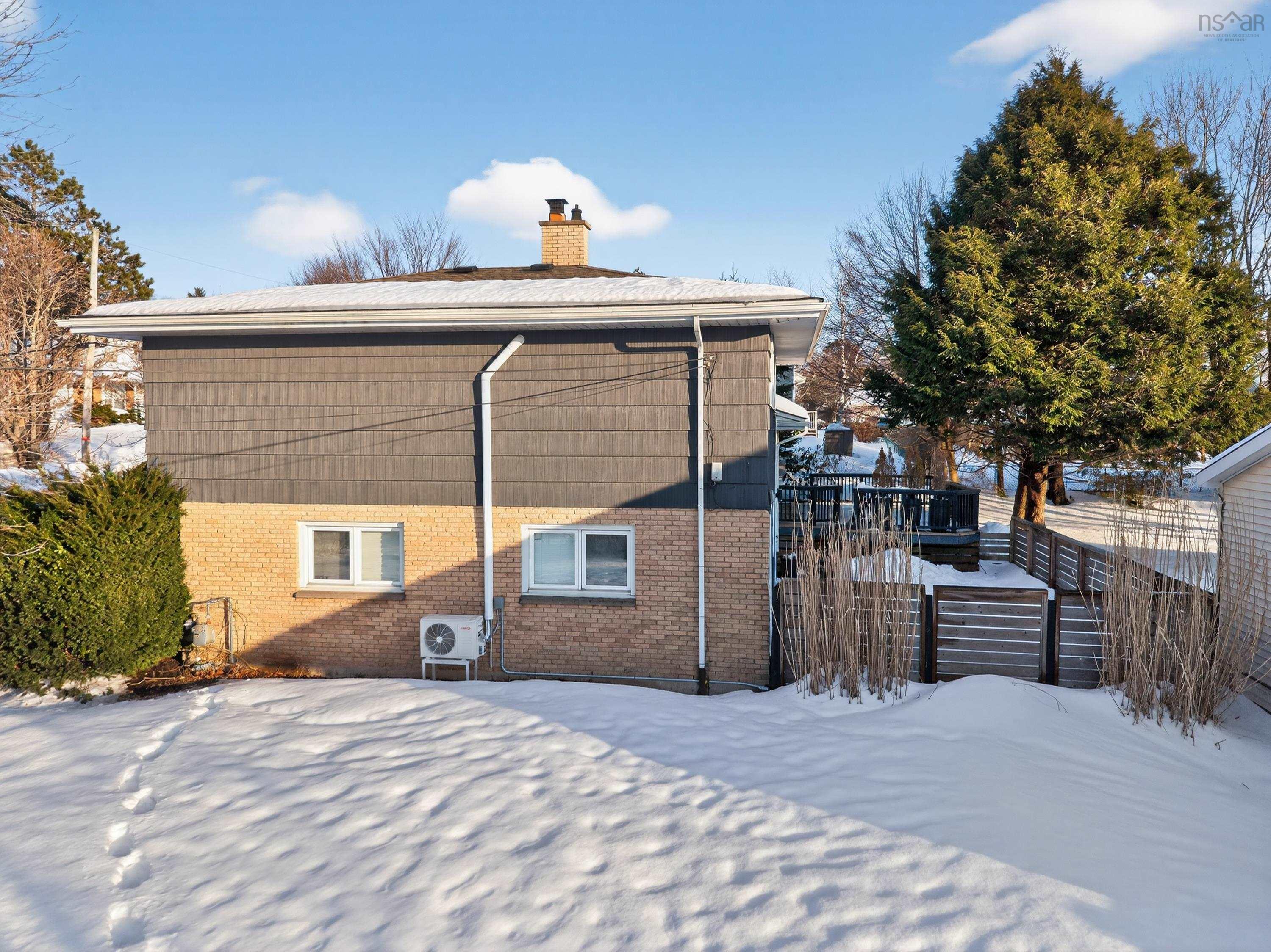 37 Lawnsdale Drive, Dartmouth, NS (MLS 202603584)