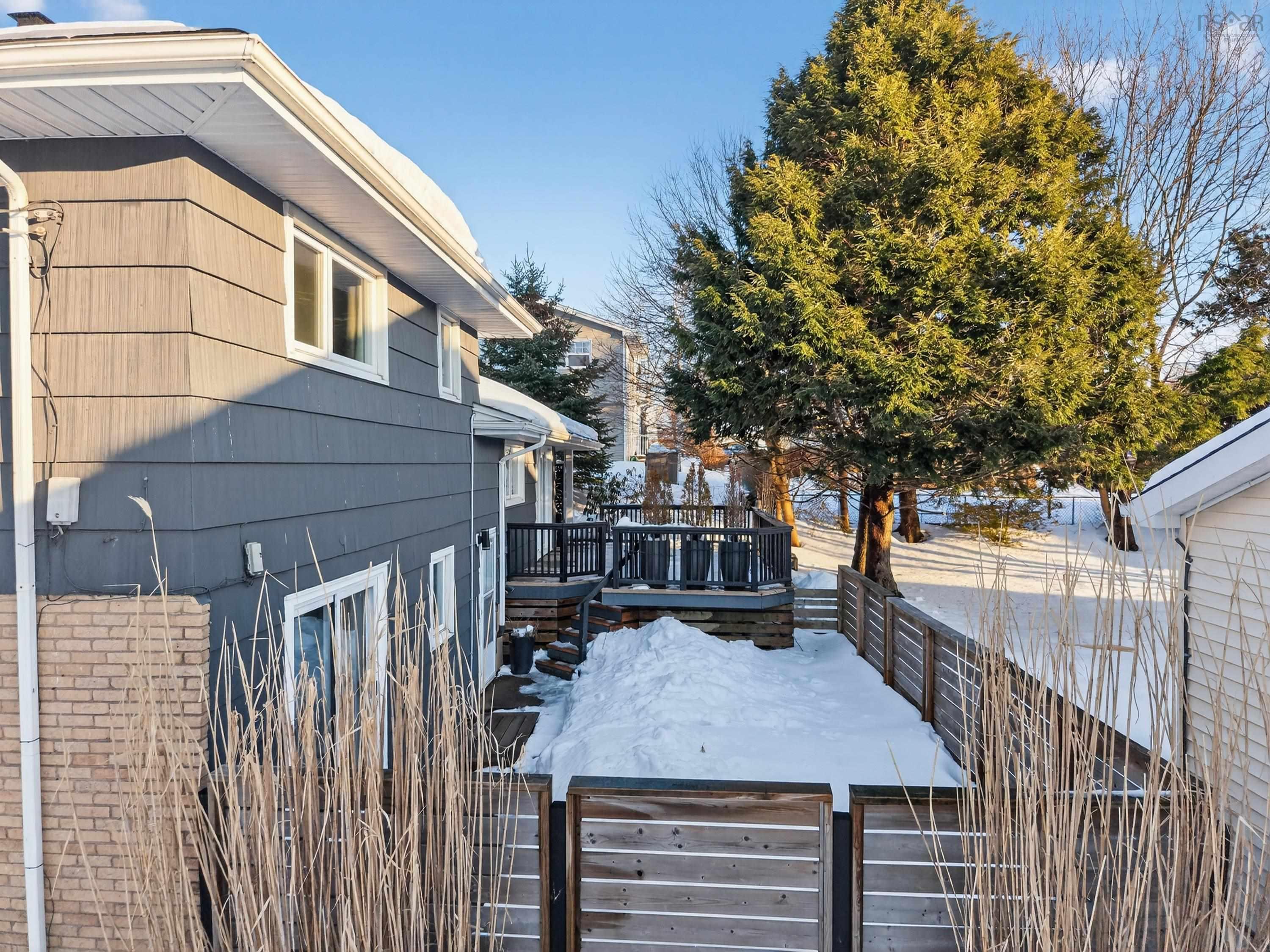 37 Lawnsdale Drive, Dartmouth, NS (MLS 202603584)