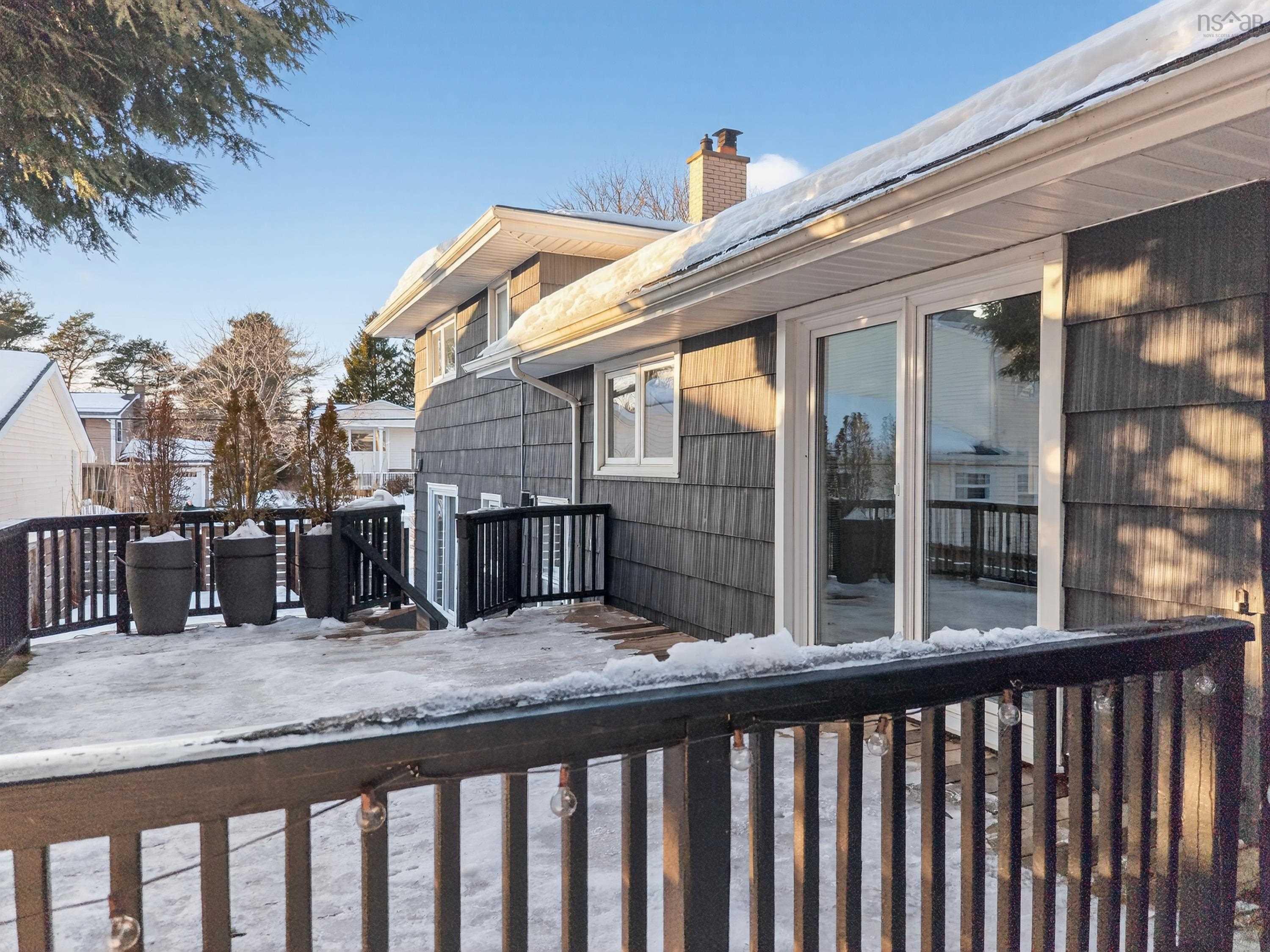 37 Lawnsdale Drive, Dartmouth, NS (MLS 202603584)