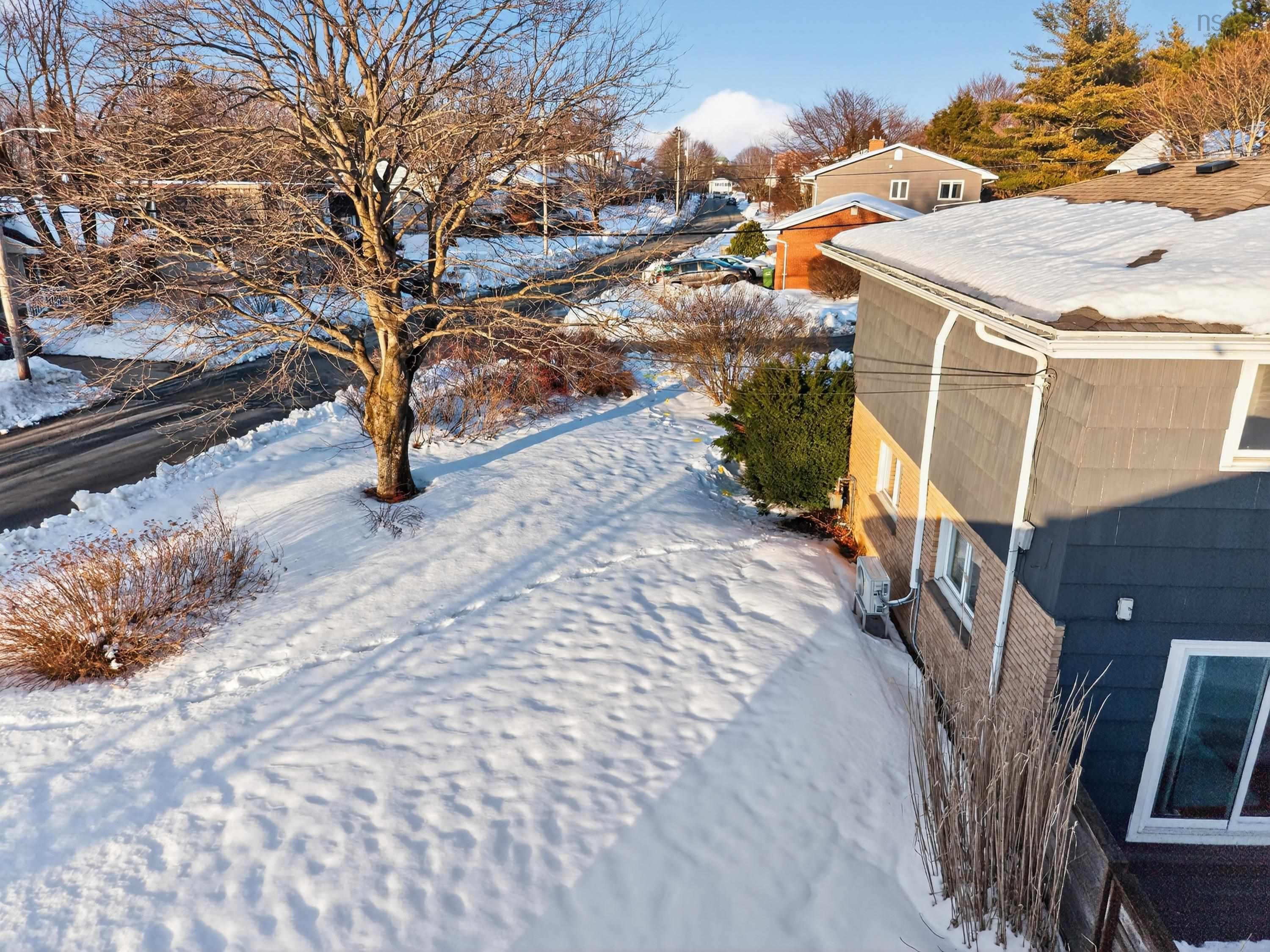 37 Lawnsdale Drive, Dartmouth, NS (MLS 202603584)