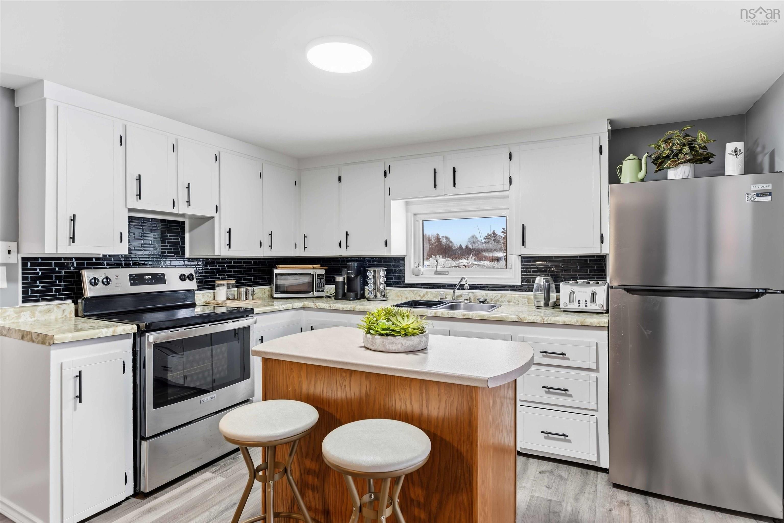 $229,900.00: 293 French Road, Plympton