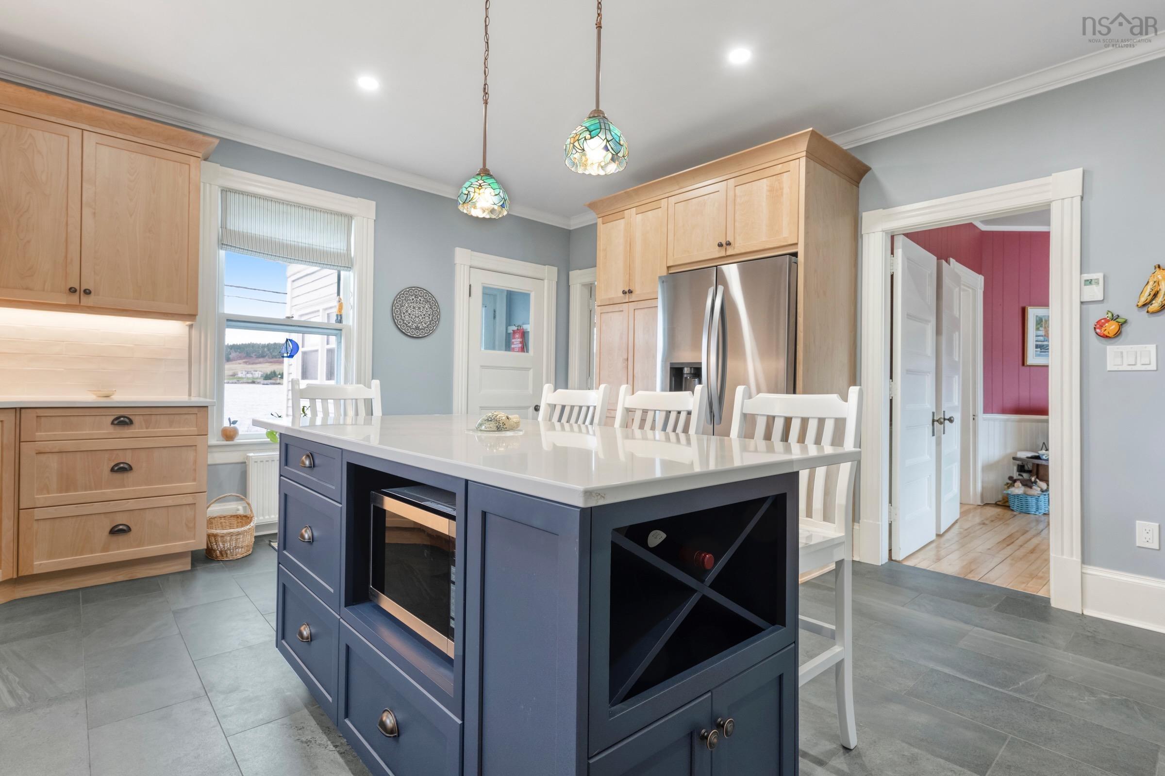 $849,000.00: 85 Lower LaHave Road, Riverport