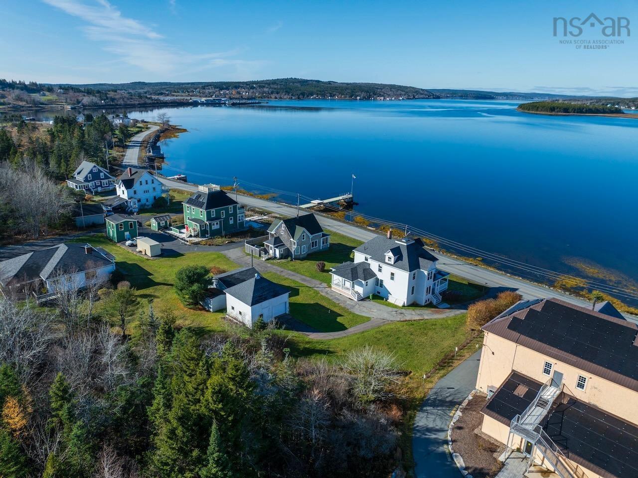 $799,000.00: 85 Lower LaHave Road, Riverport