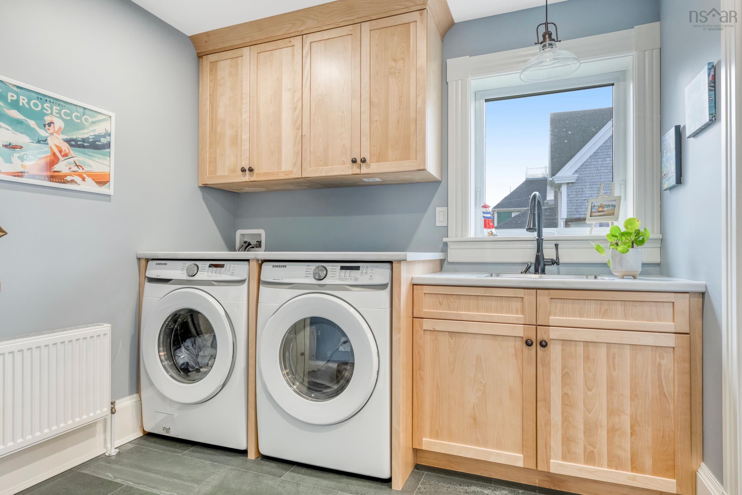 $849,000.00: 85 Lower LaHave Road, Riverport