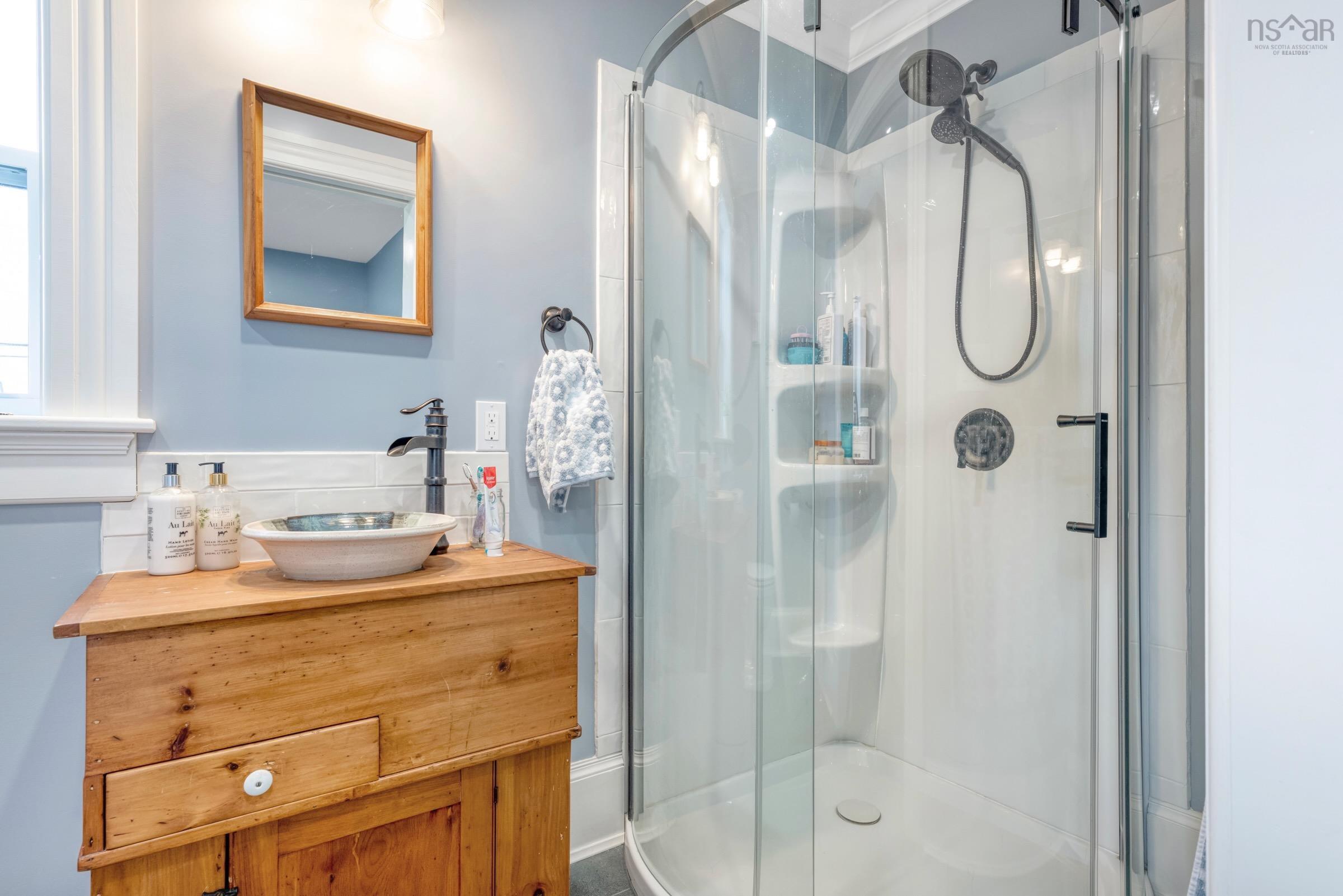 $849,000.00: 85 Lower LaHave Road, Riverport