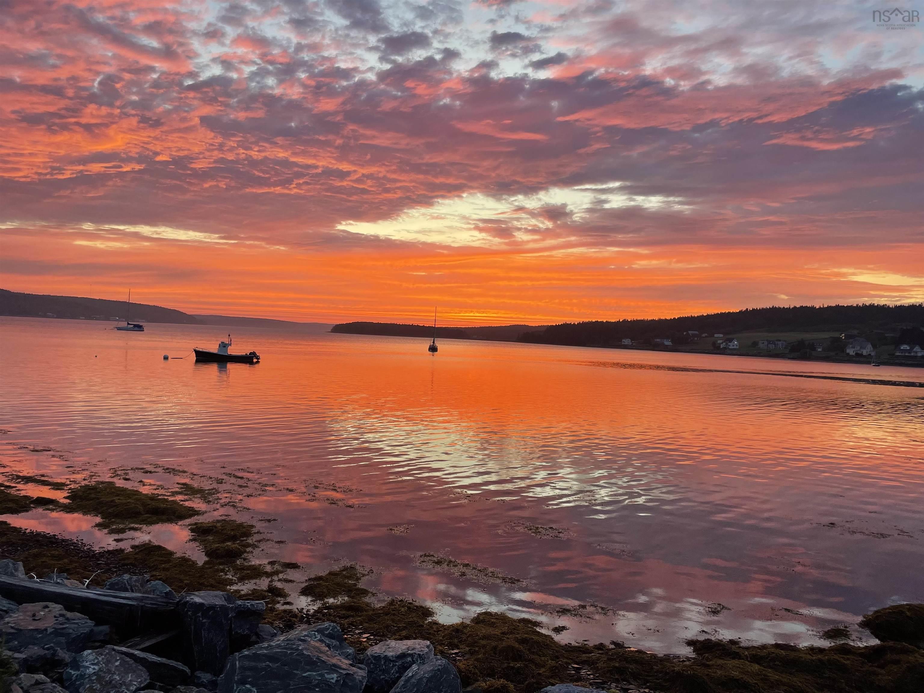 $849,000.00: 85 Lower LaHave Road, Riverport