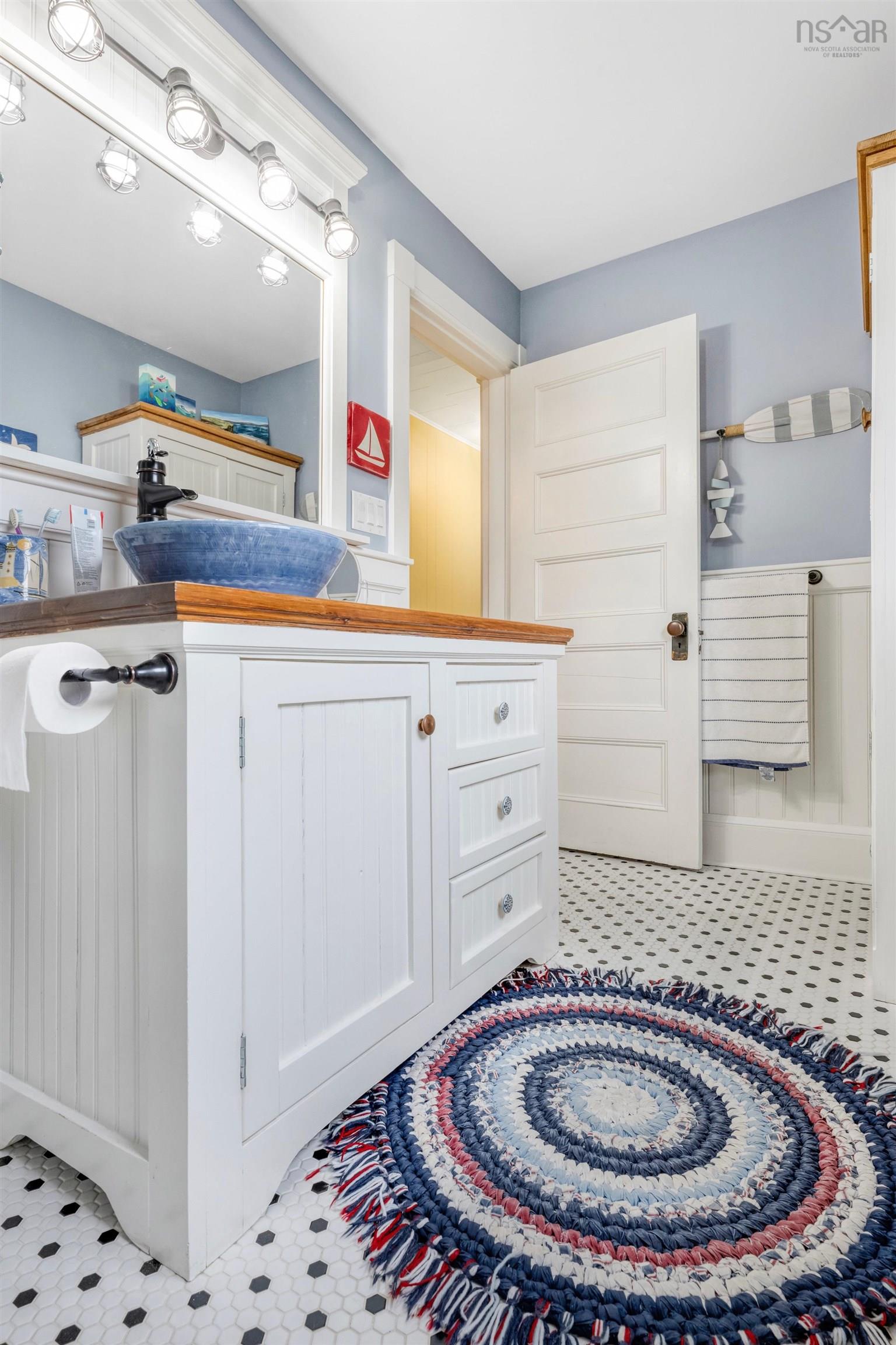 $849,000.00: 85 Lower LaHave Road, Riverport