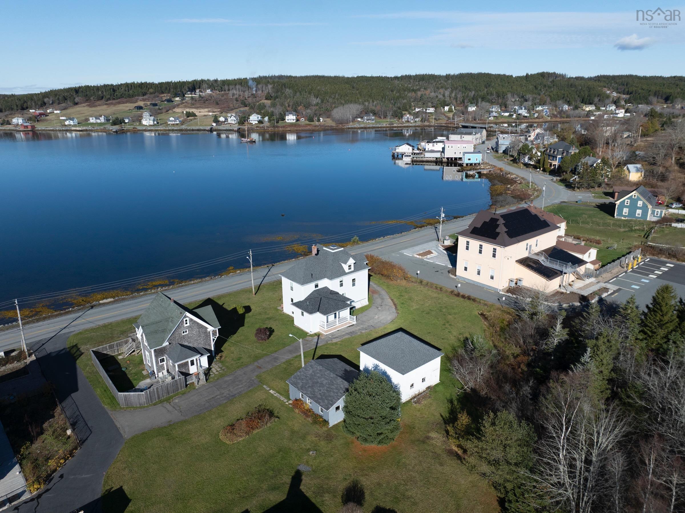 $849,000.00: 85 Lower LaHave Road, Riverport