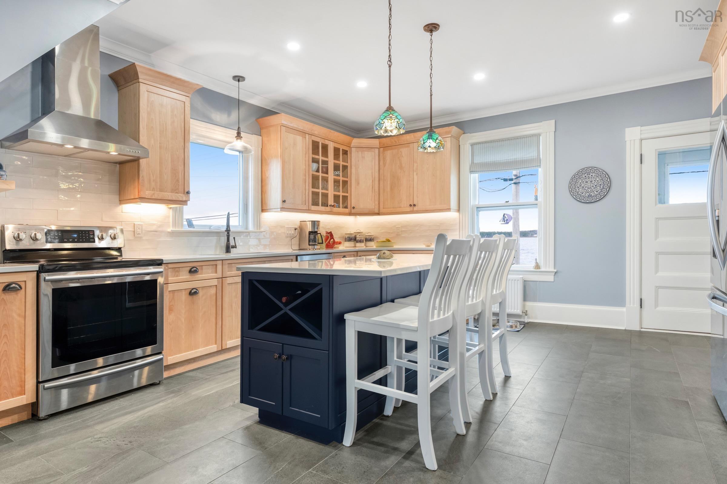 $849,000.00: 85 Lower LaHave Road, Riverport