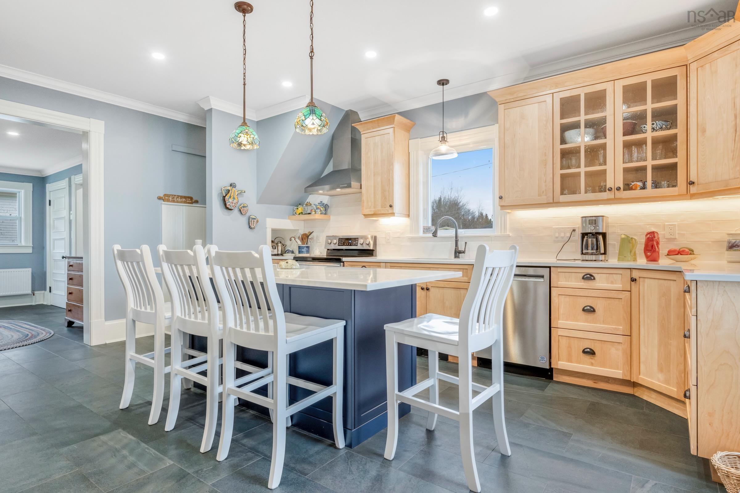 $849,000.00: 85 Lower LaHave Road, Riverport