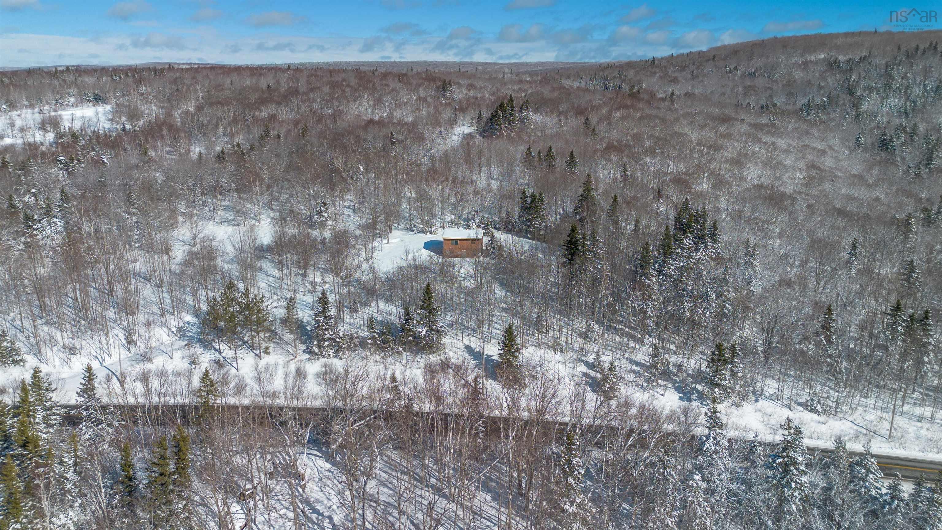 $150,000.00: 2322 395 Highway, East Lake Ainslie