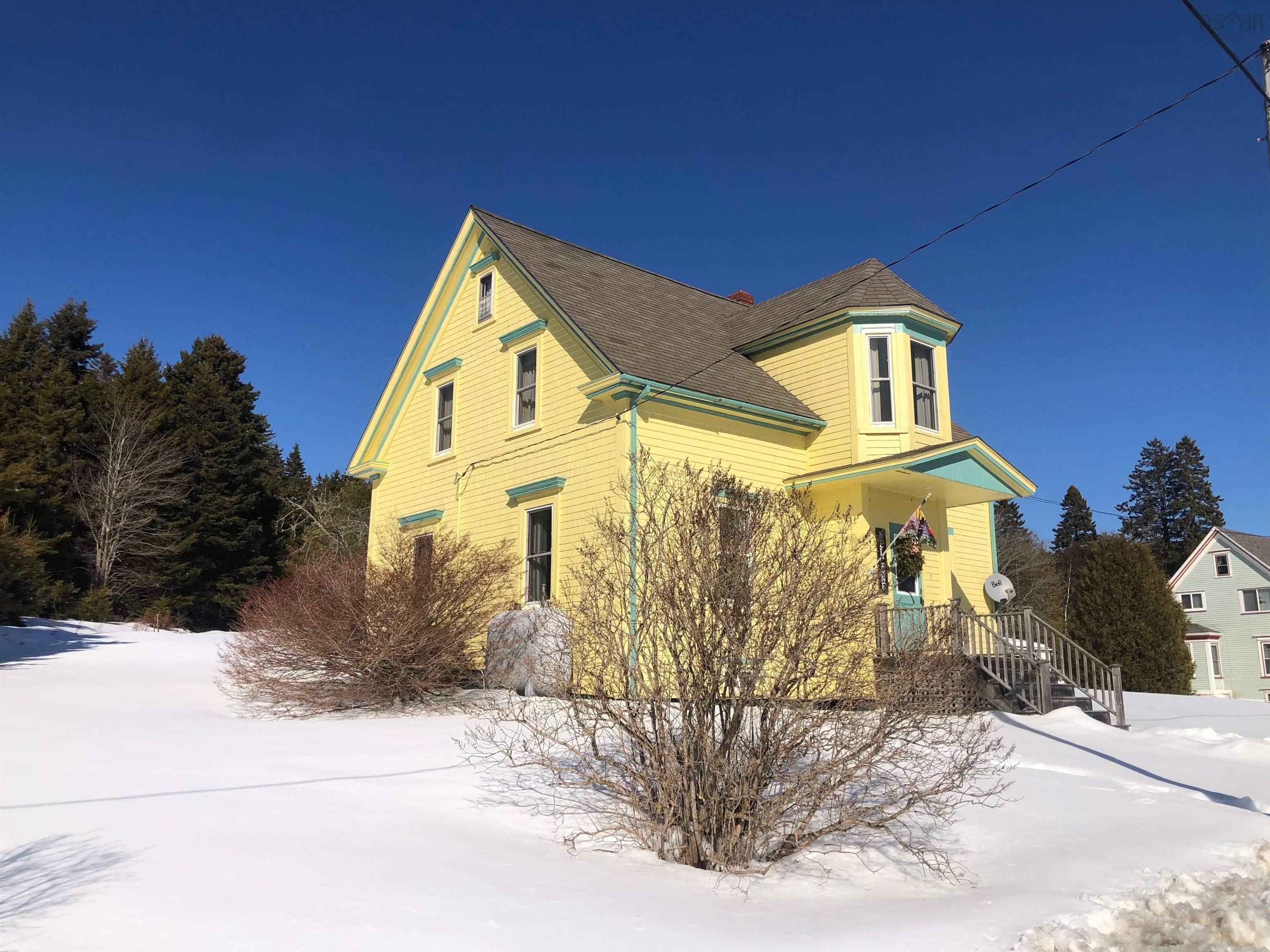 $549,000.00: 210 North Side Road, Riverport