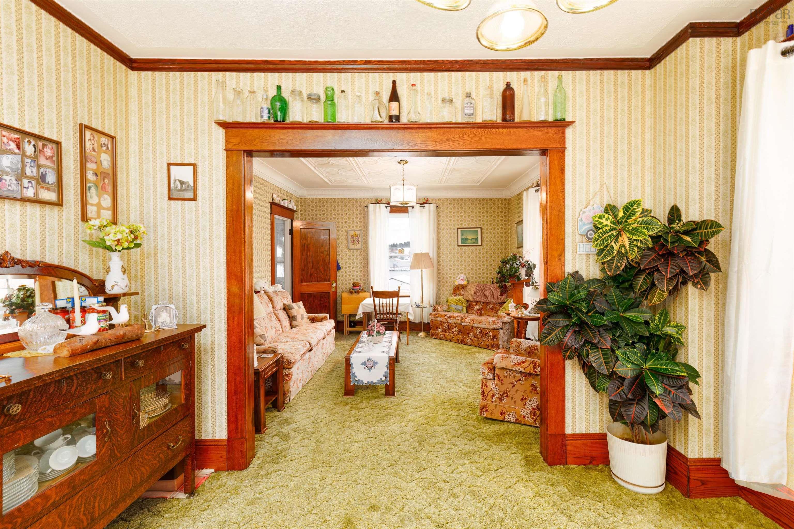 $549,000.00: 210 North Side Road, Riverport