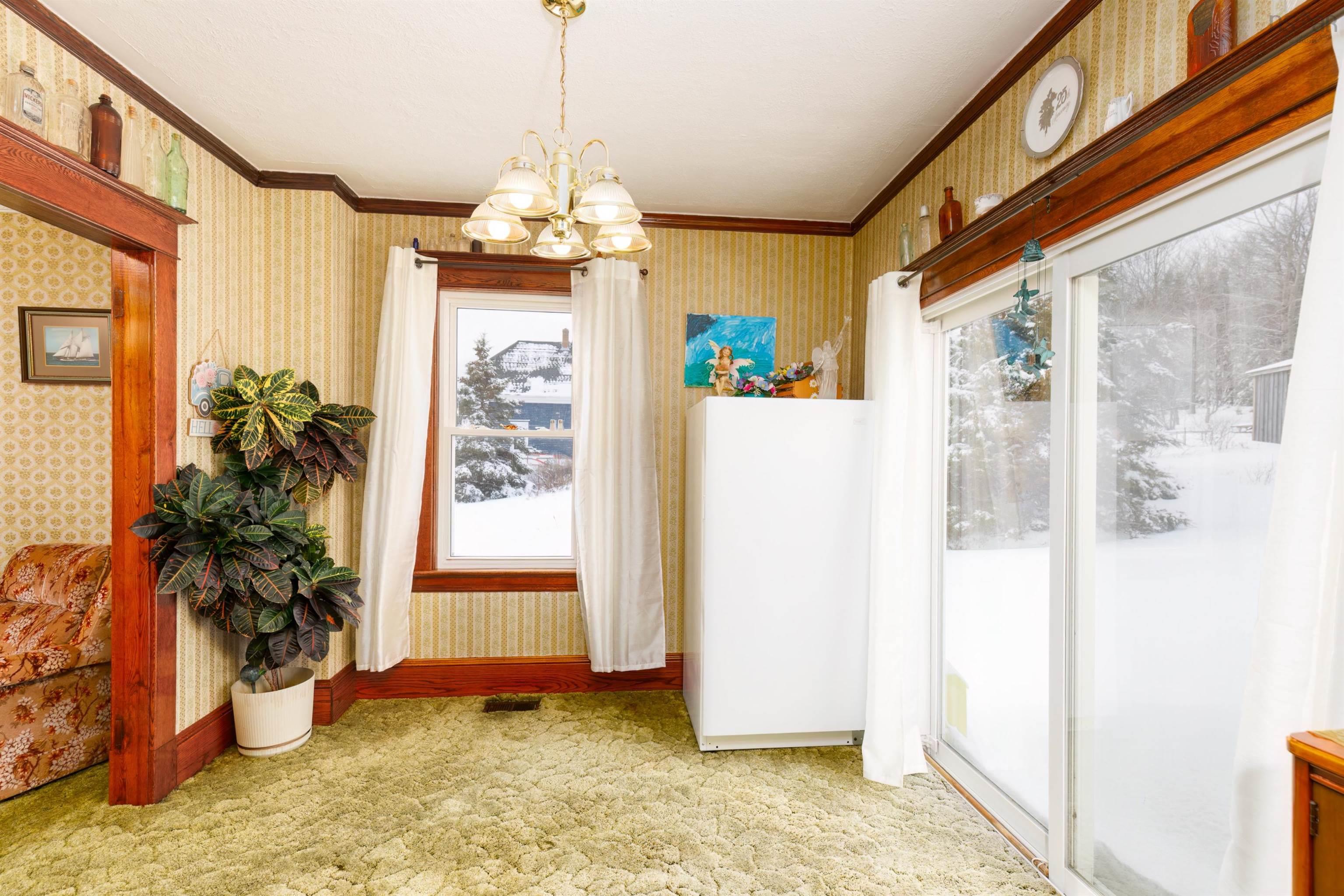 $549,000.00: 210 North Side Road, Riverport