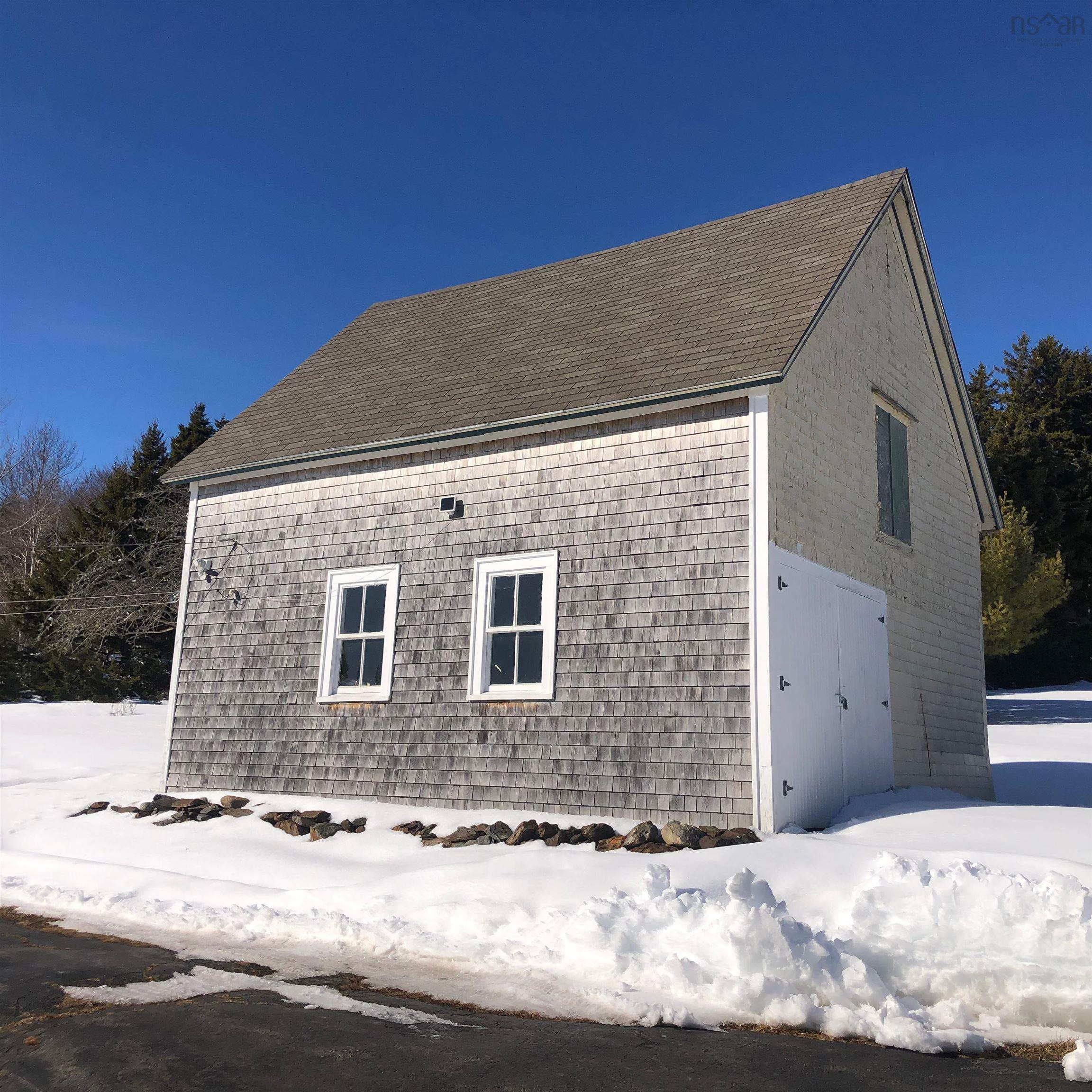 $549,000.00: 210 North Side Road, Riverport