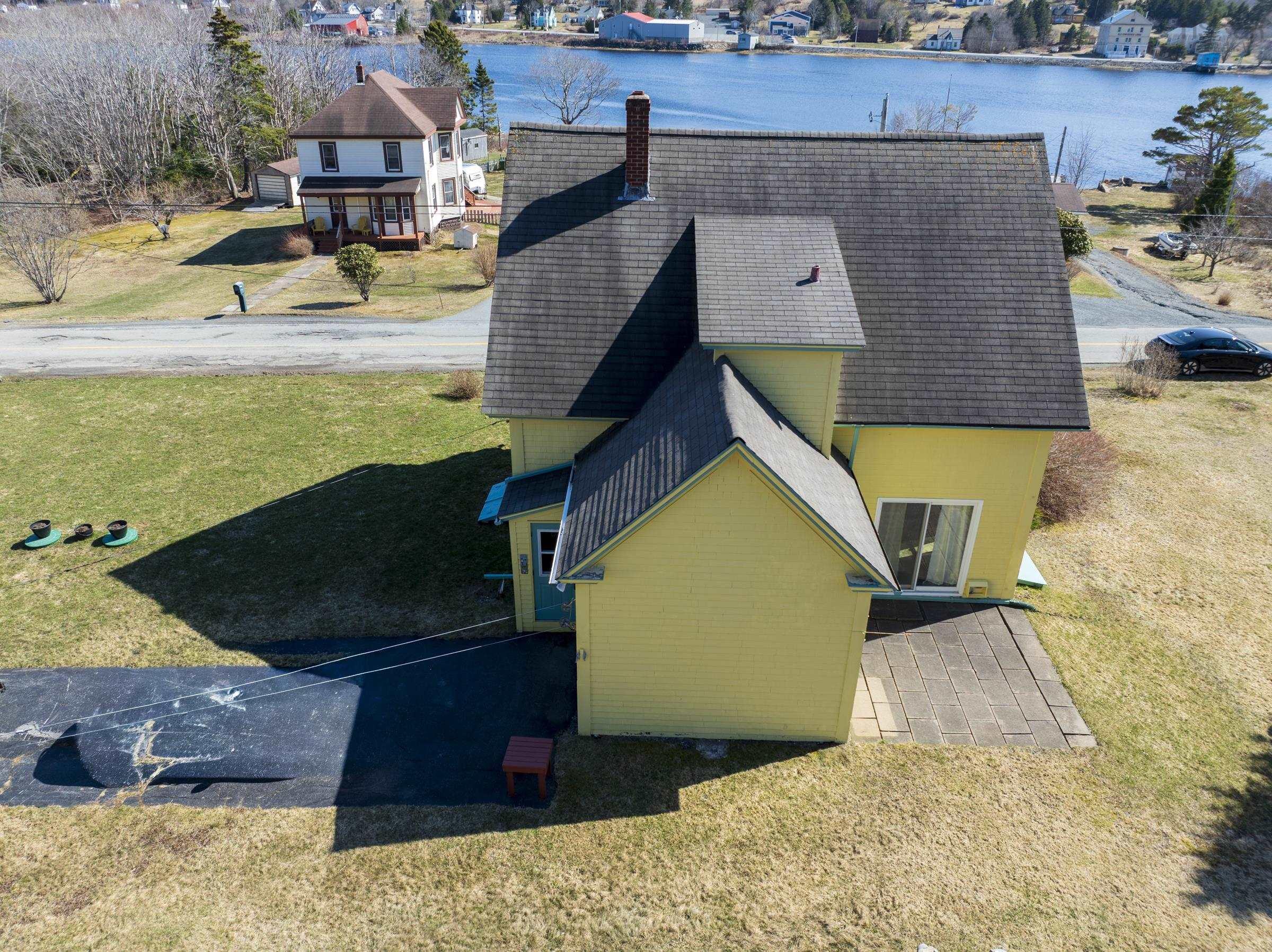 $549,000.00: 210 North Side Road, Riverport