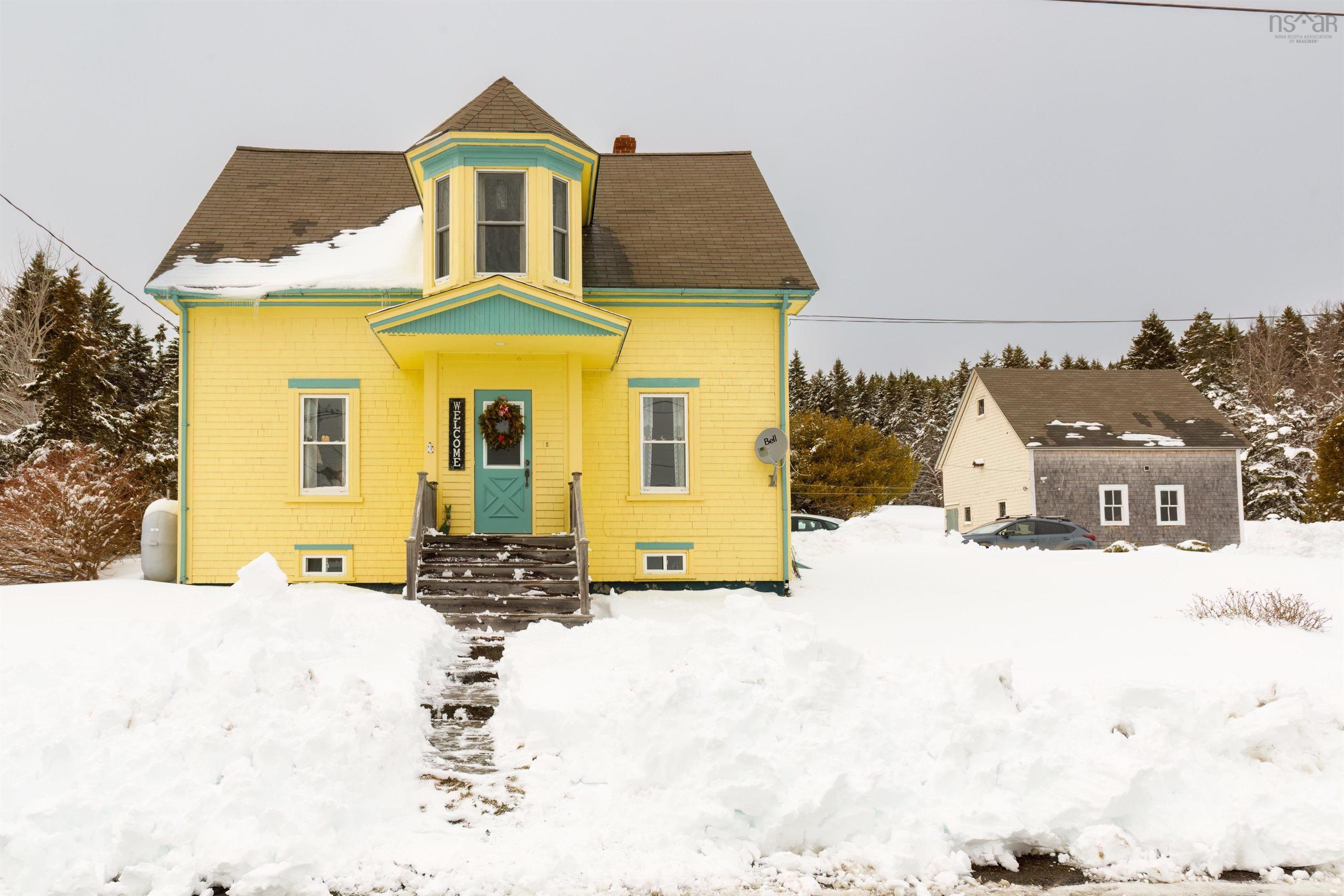 $549,000.00: 210 North Side Road, Riverport