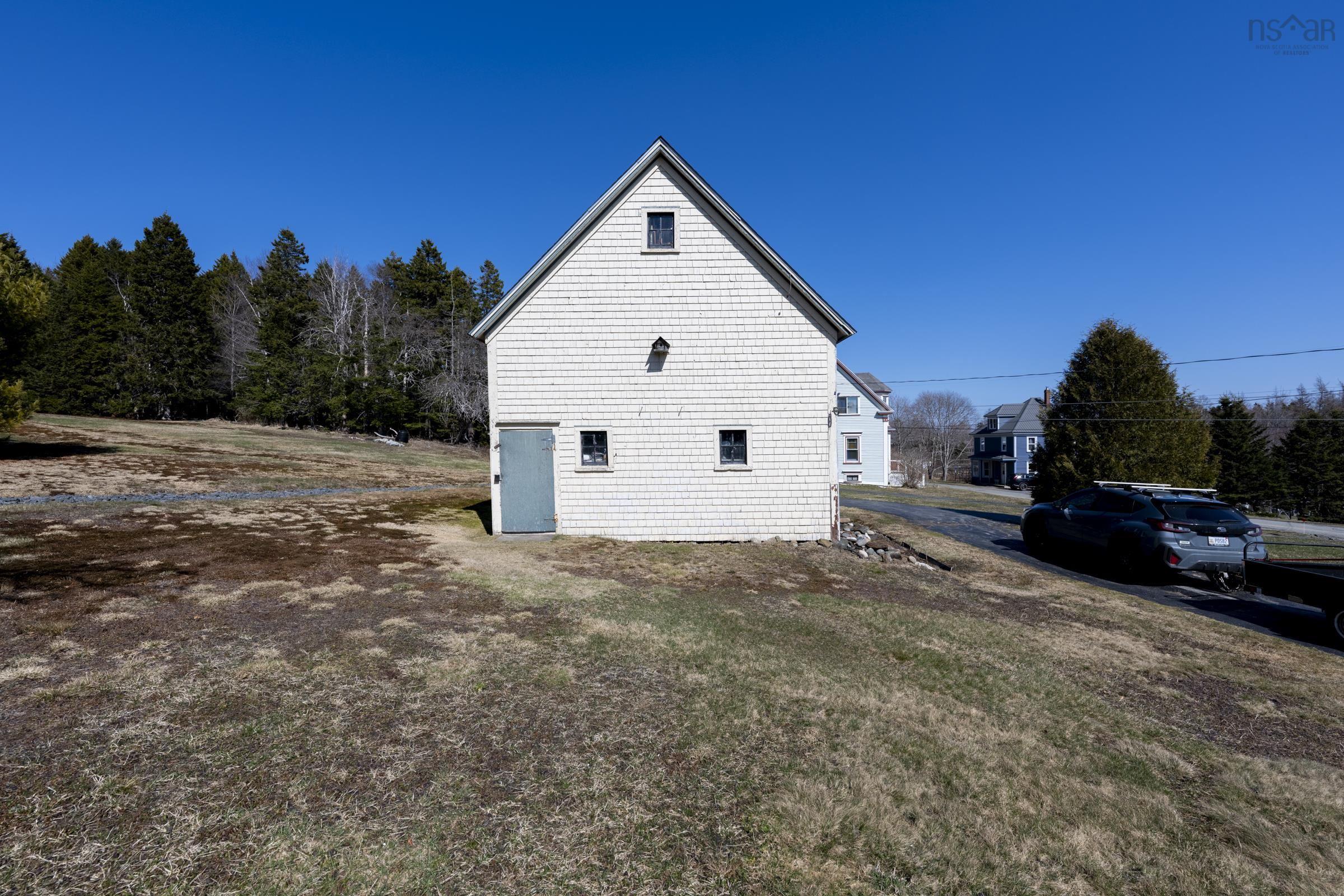 $549,000.00: 210 North Side Road, Riverport