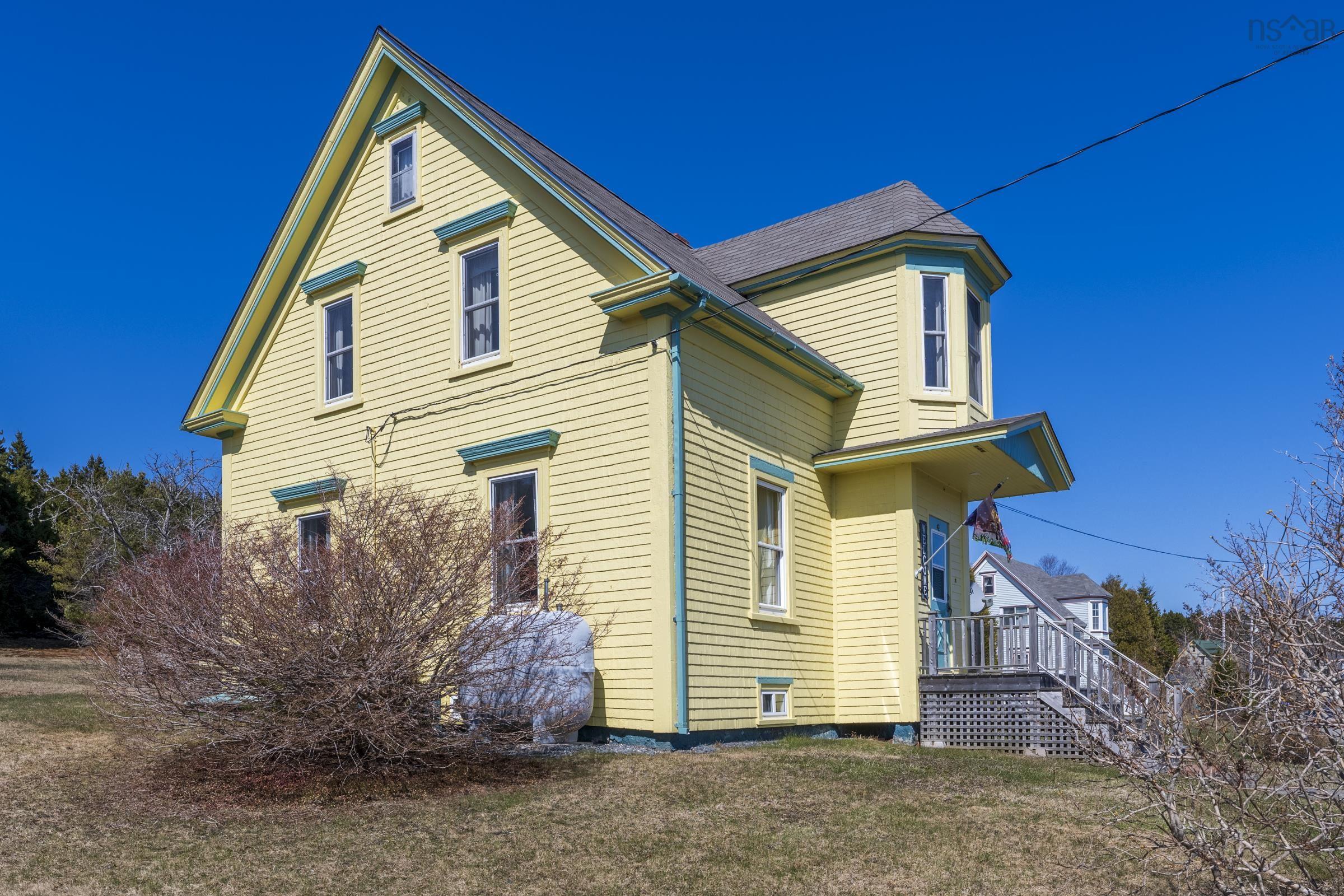 $549,000.00: 210 North Side Road, Riverport