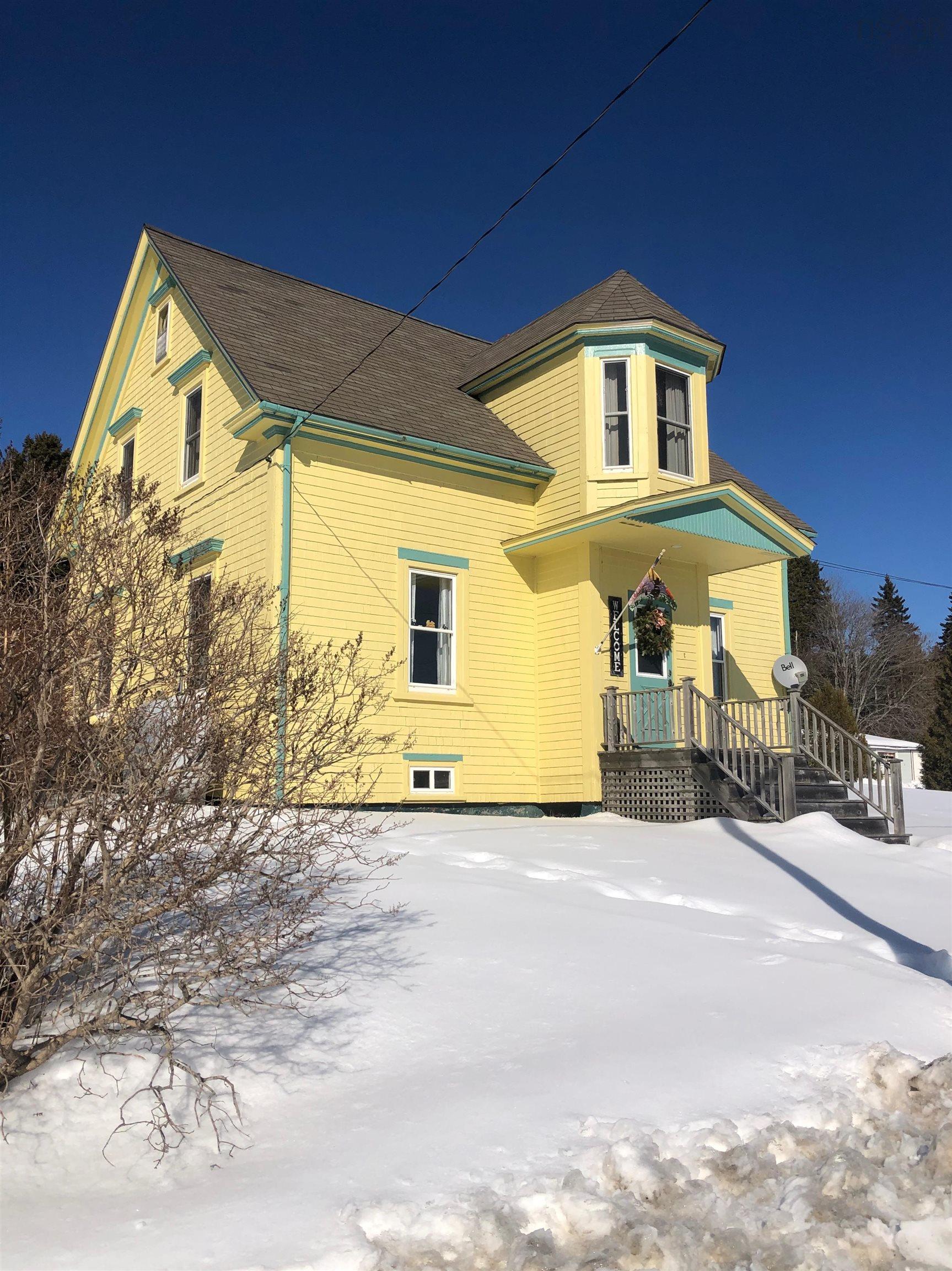 $549,000.00: 210 North Side Road, Riverport