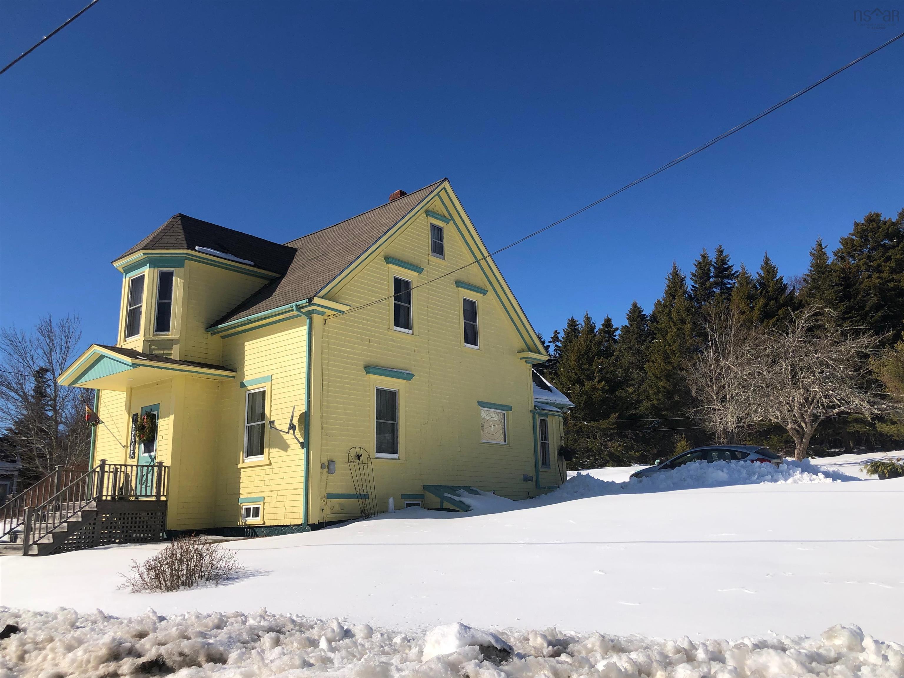 $549,000.00: 210 North Side Road, Riverport