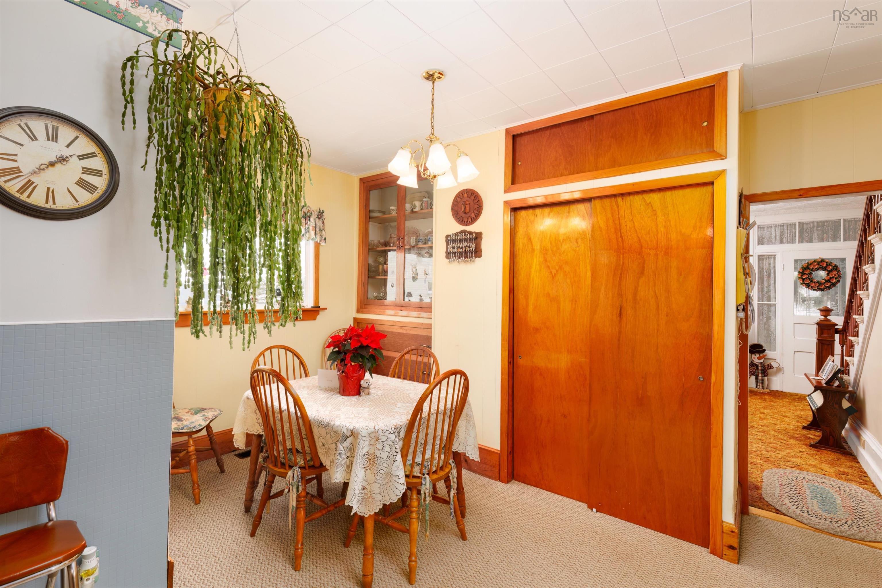 $549,000.00: 210 North Side Road, Riverport