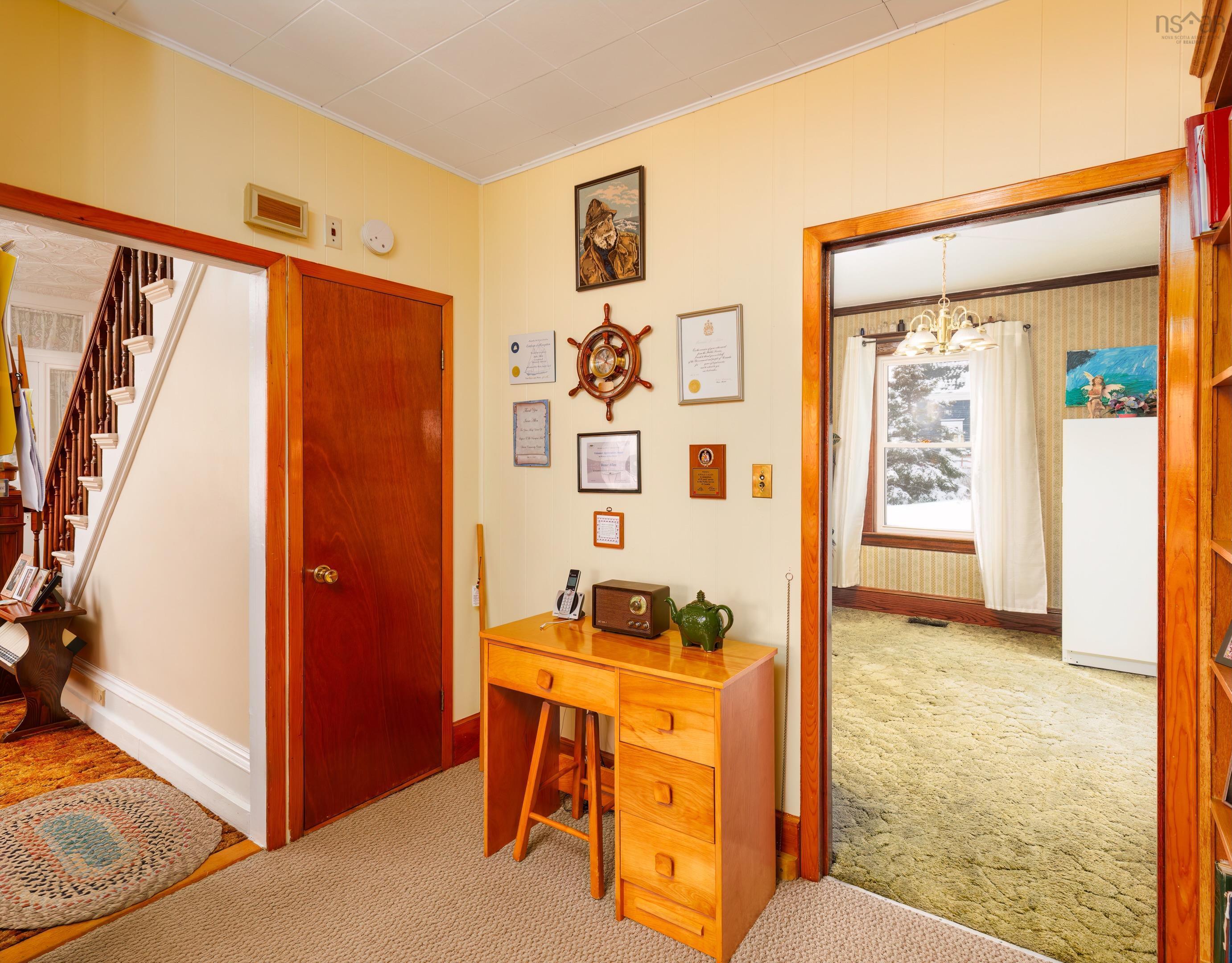 $549,000.00: 210 North Side Road, Riverport