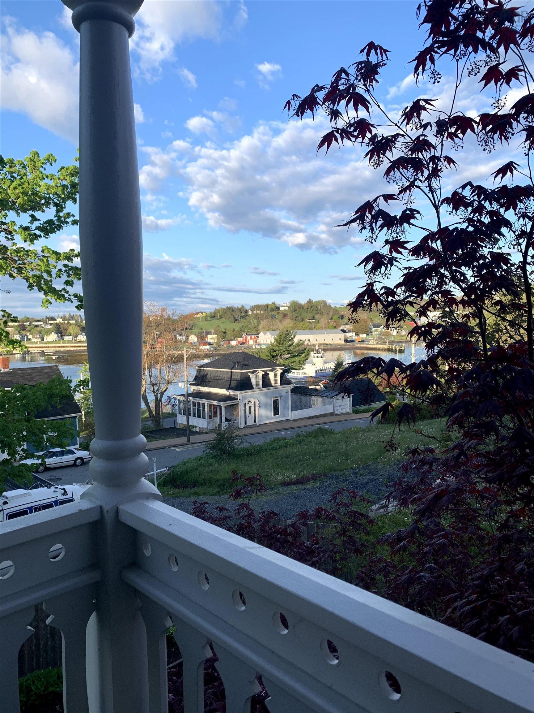 $685,000.00: 52 Pelham Street, Lunenburg