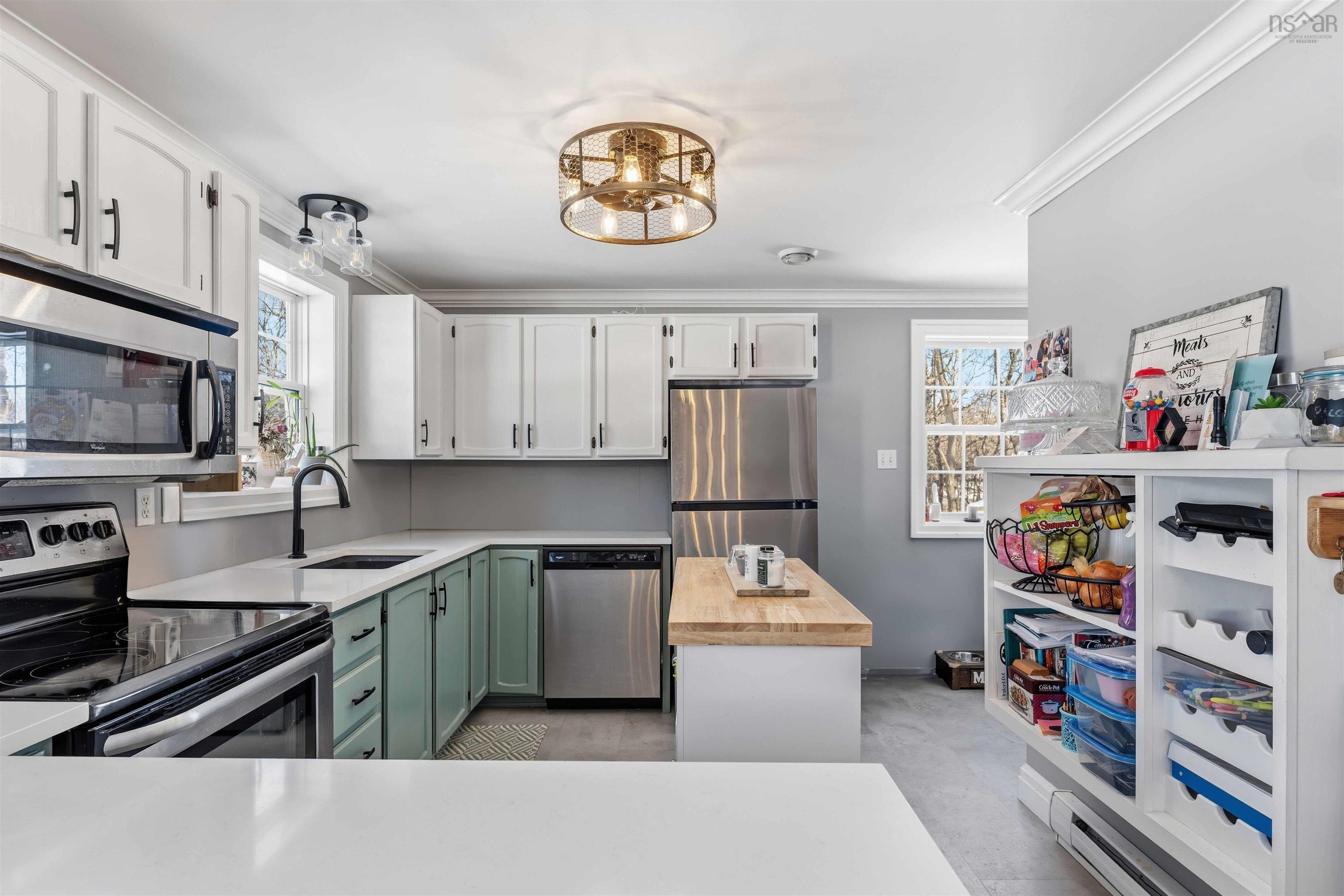 $499,900.00: 300 Falmouth Back Road, Falmouth