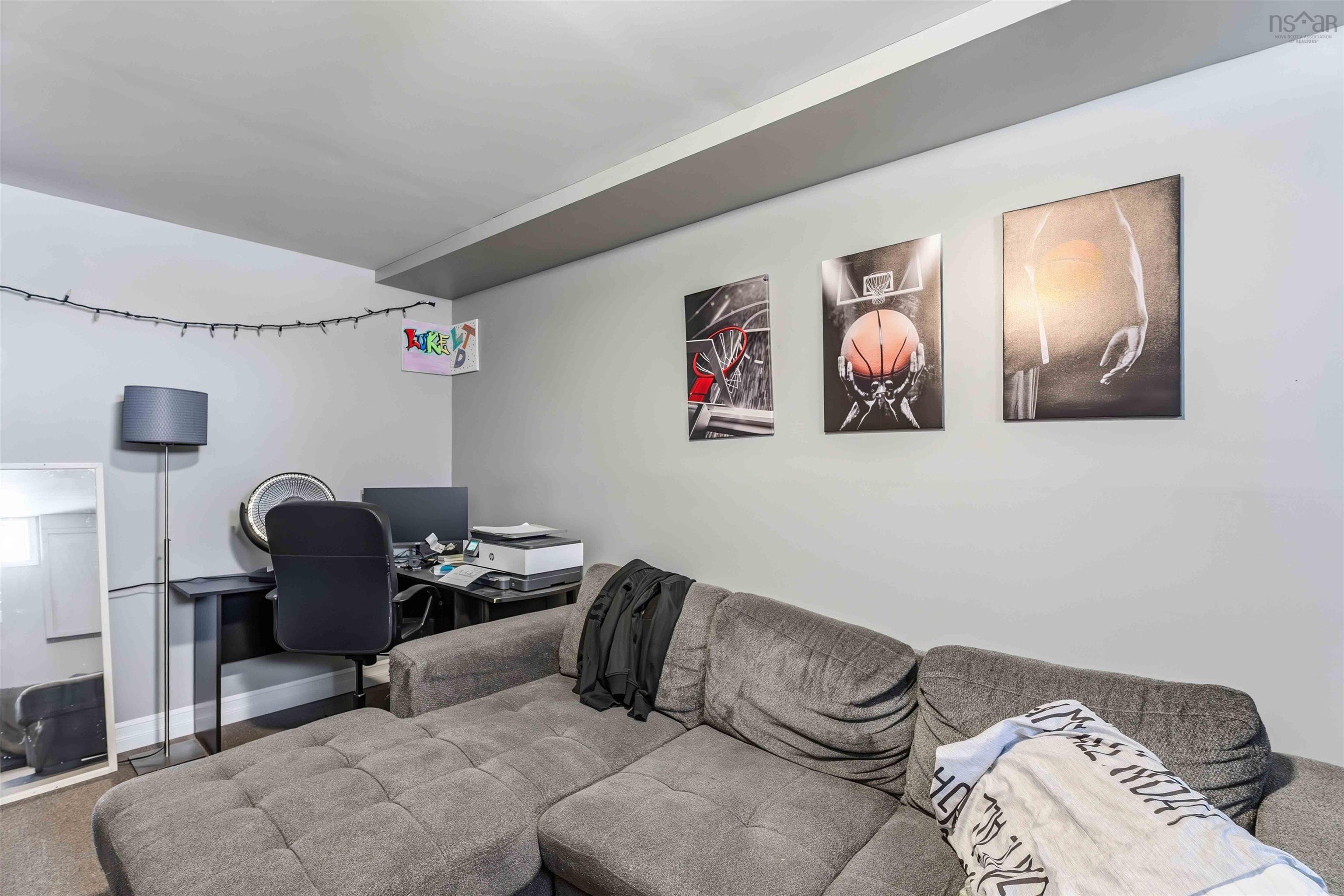 $499,900.00: 300 Falmouth Back Road, Falmouth