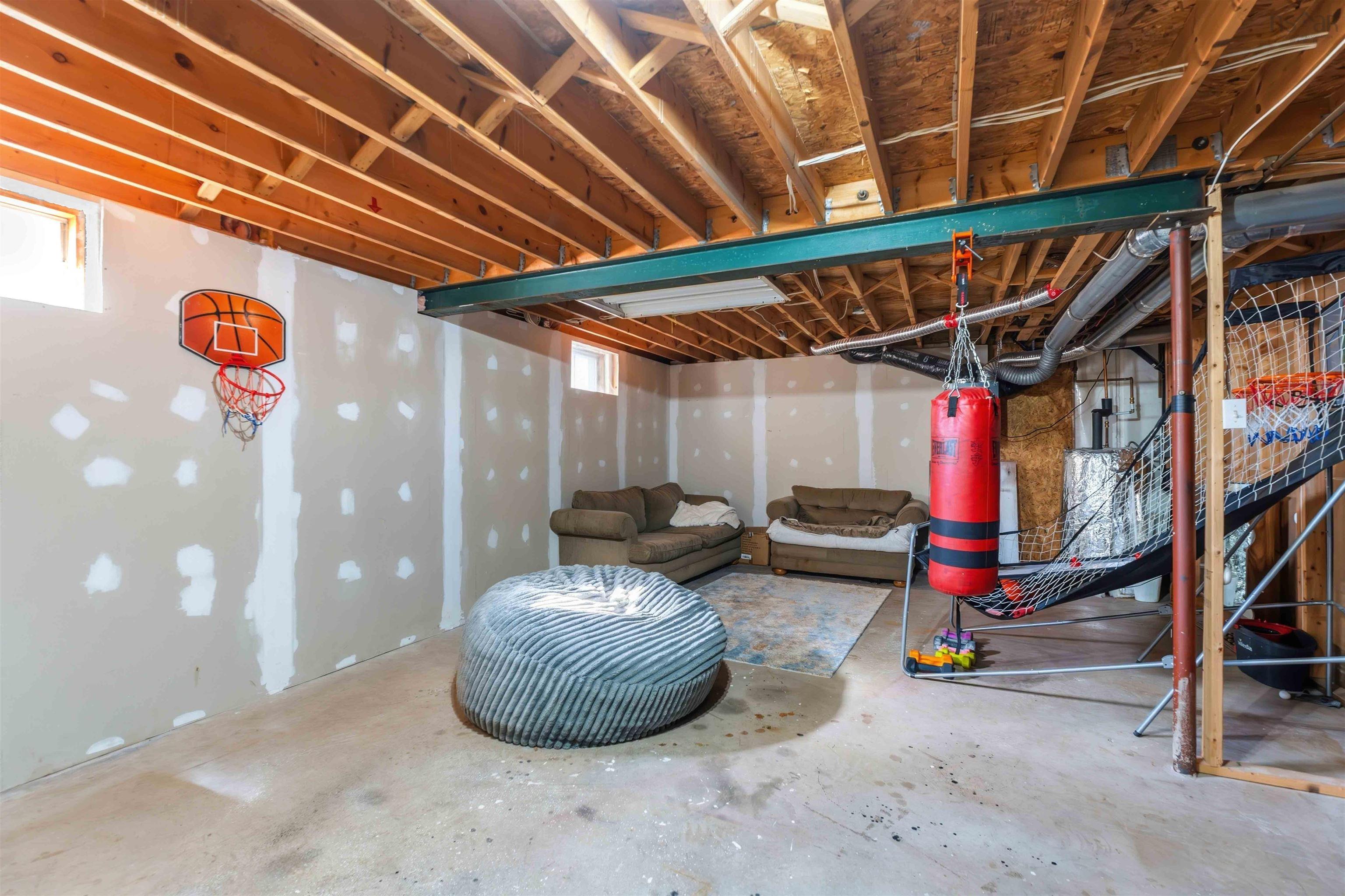 $499,900.00: 300 Falmouth Back Road, Falmouth