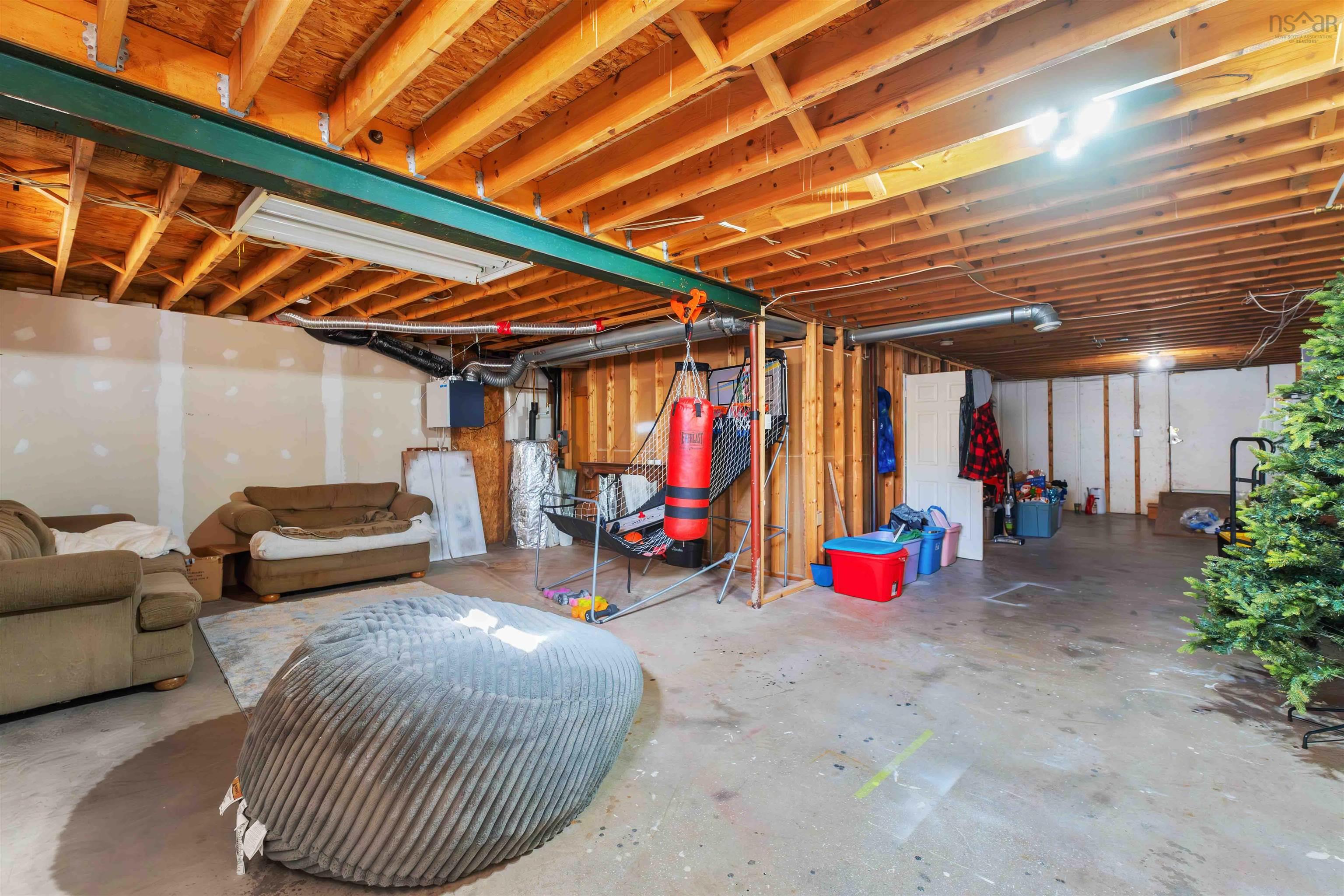 $499,900.00: 300 Falmouth Back Road, Falmouth